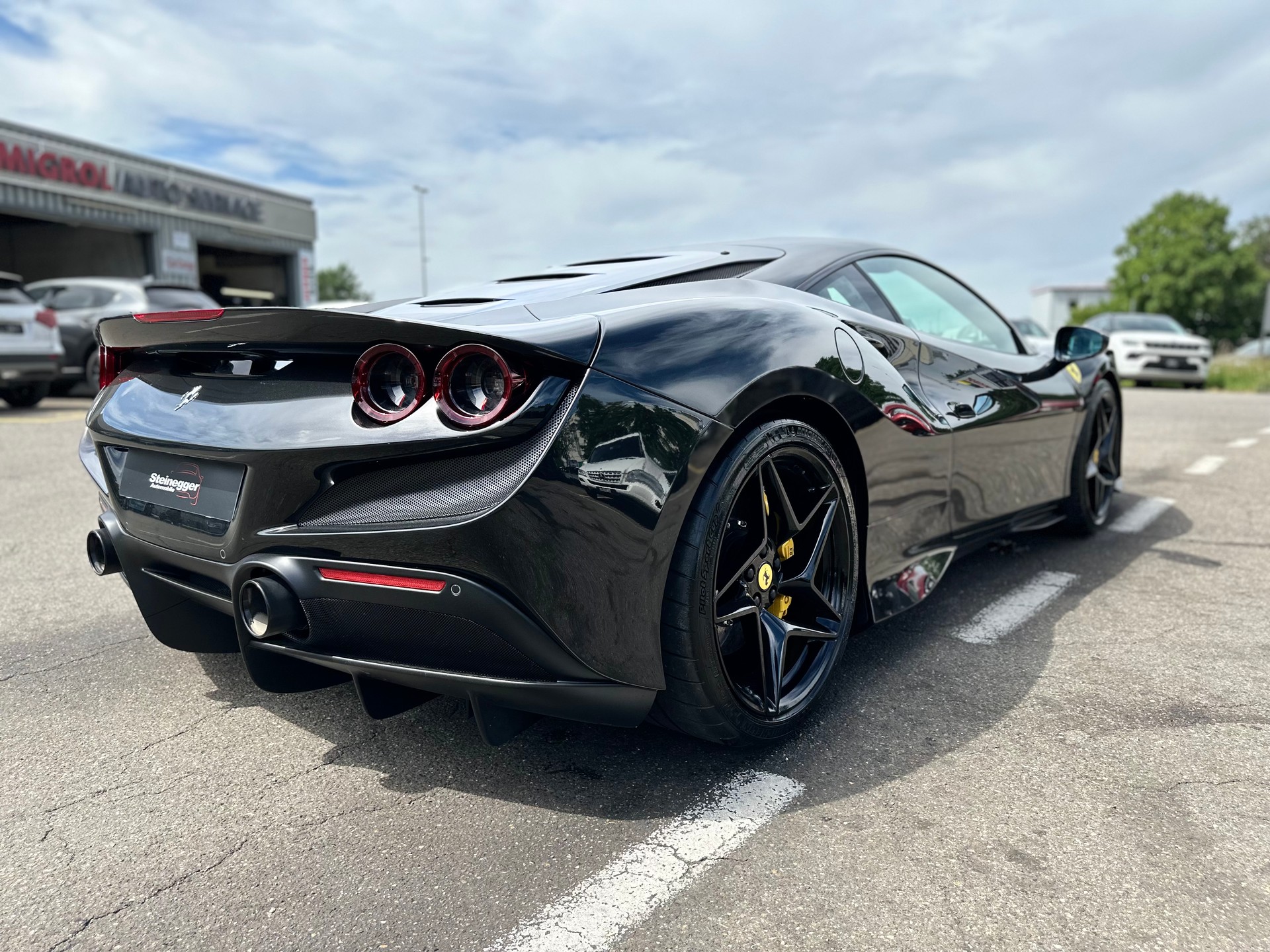 FERRARI F8 Tributo ° Nero Daytona Black + Giallo Modena °-image-10