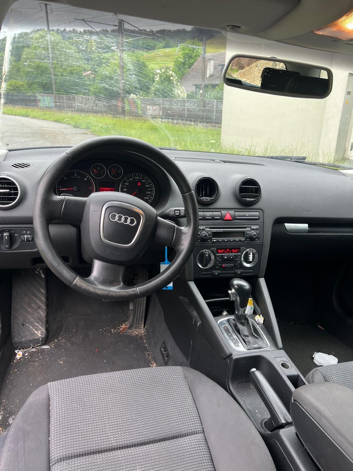 AUDI A3 Sportback 2.0 TDI Attraction-image-8