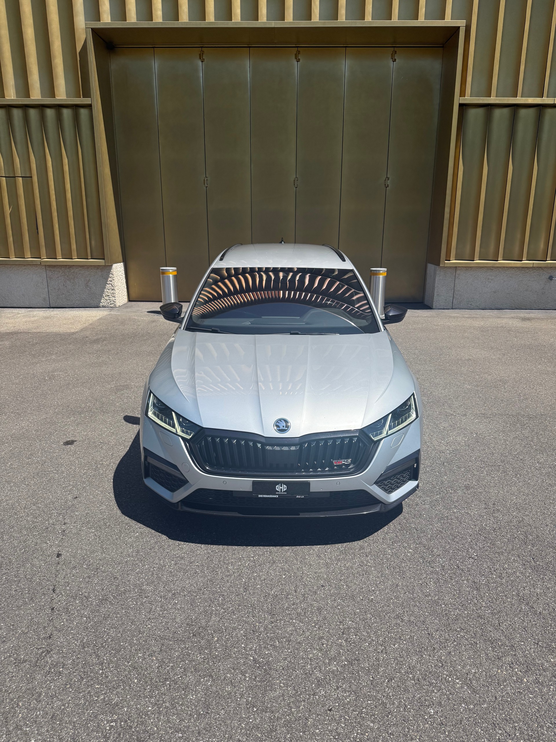 SKODA Octavia Combi 2.0 TDI DSG RS 4x4-image-2