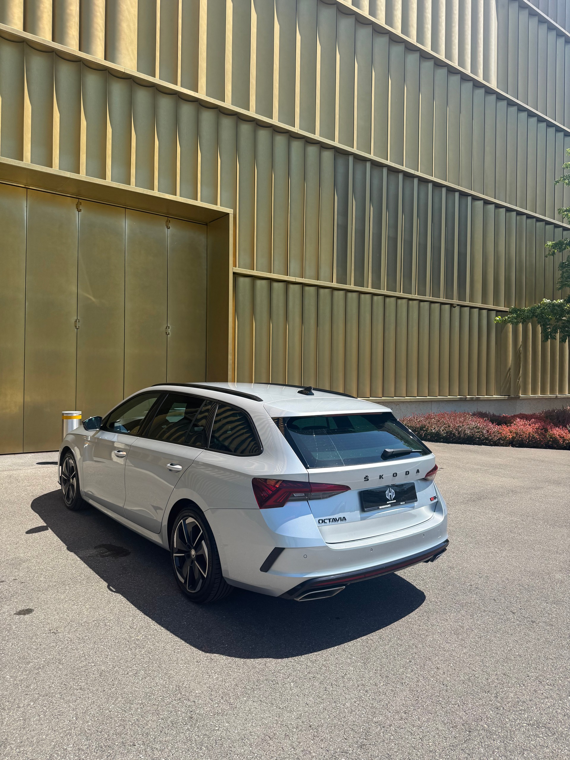 SKODA Octavia Combi 2.0 TDI DSG RS 4x4-image-6