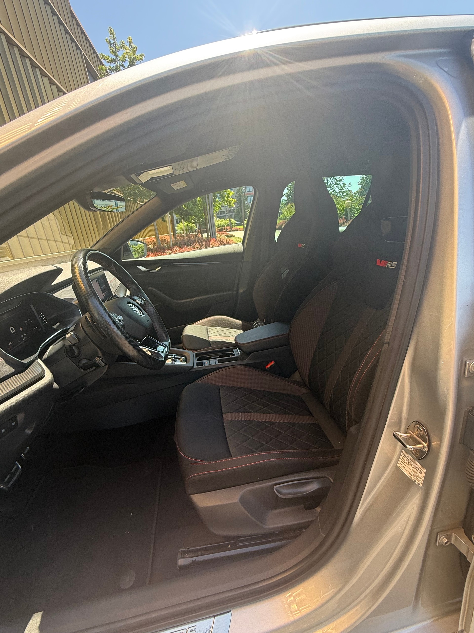 SKODA Octavia Combi 2.0 TDI DSG RS 4x4-image-10