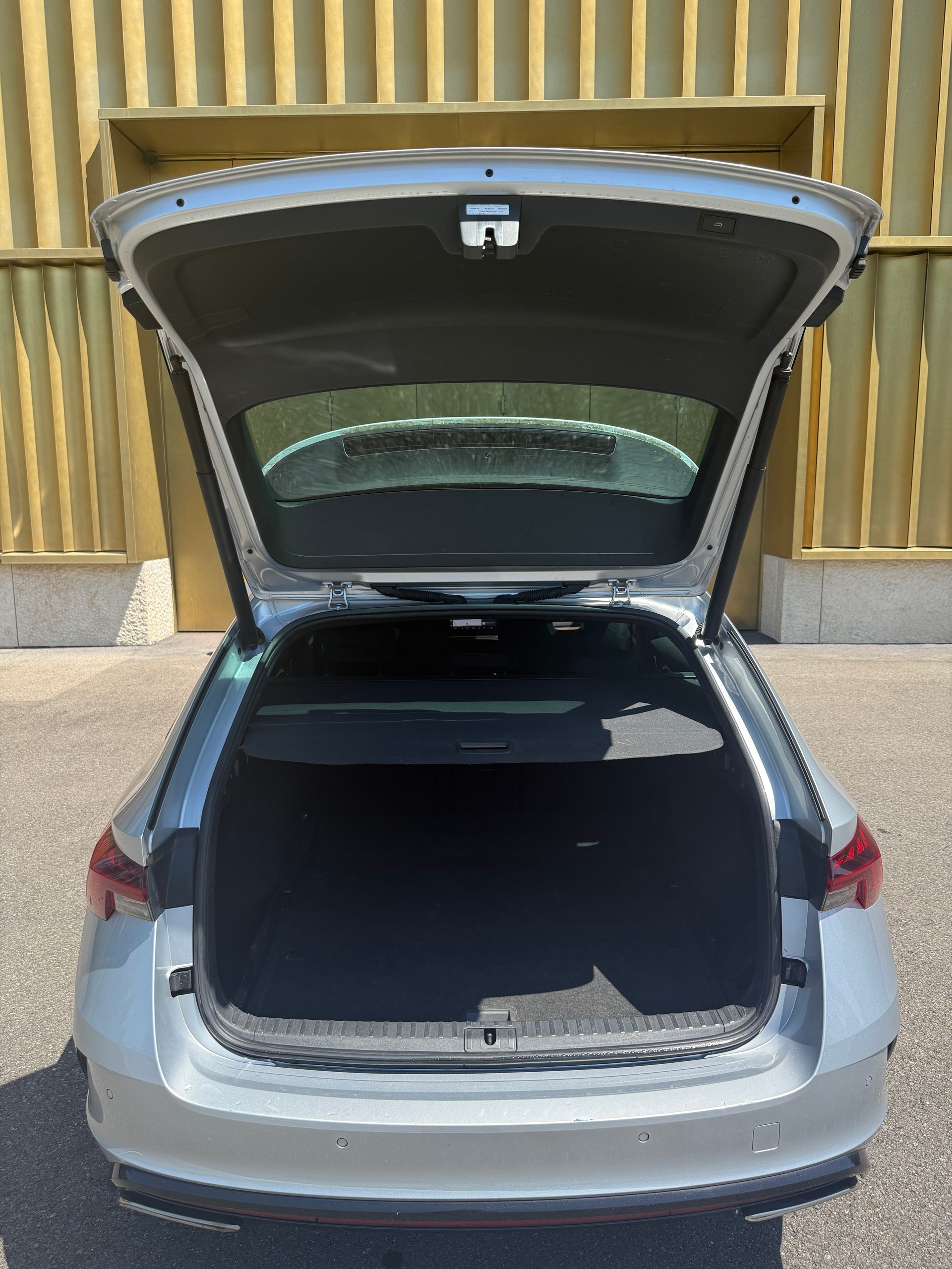 SKODA Octavia Combi 2.0 TDI DSG RS 4x4-image-7