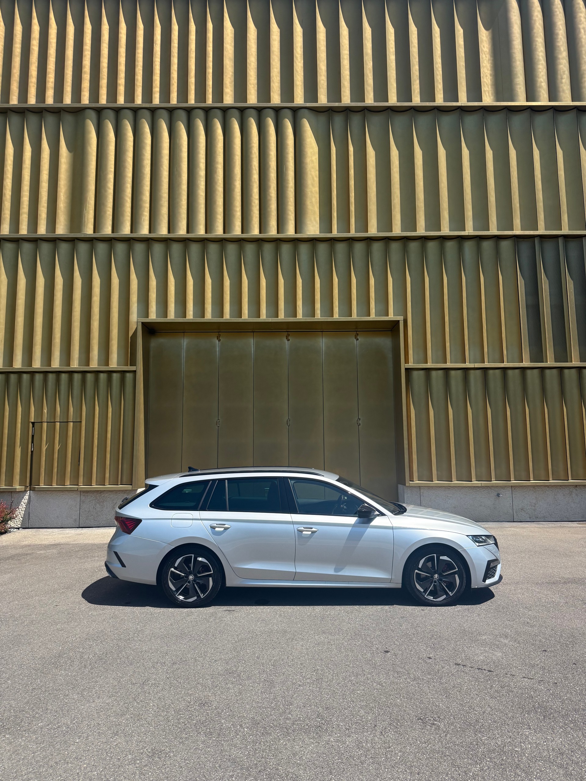 SKODA Octavia Combi 2.0 TDI DSG RS 4x4-image-3