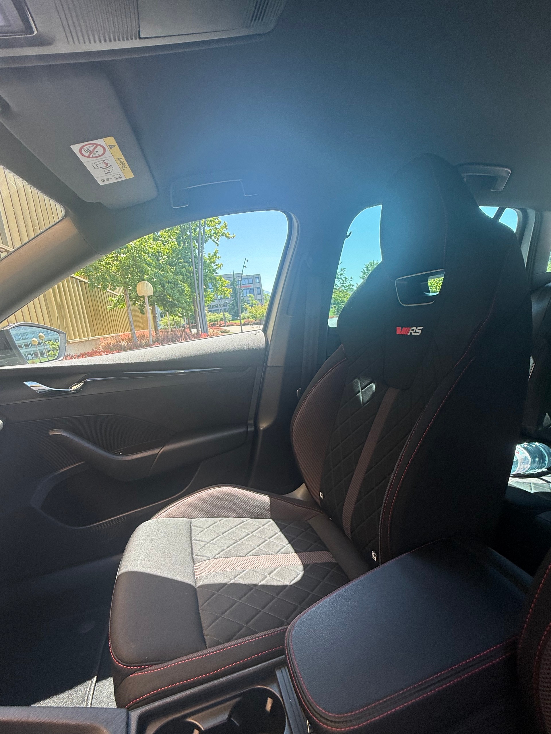 SKODA Octavia Combi 2.0 TDI DSG RS 4x4-image-11