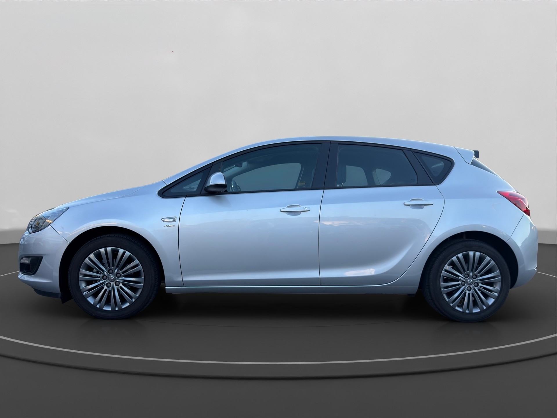 OPEL Astra 1.4i 16V Turbo Active Edition Automatic-image-1