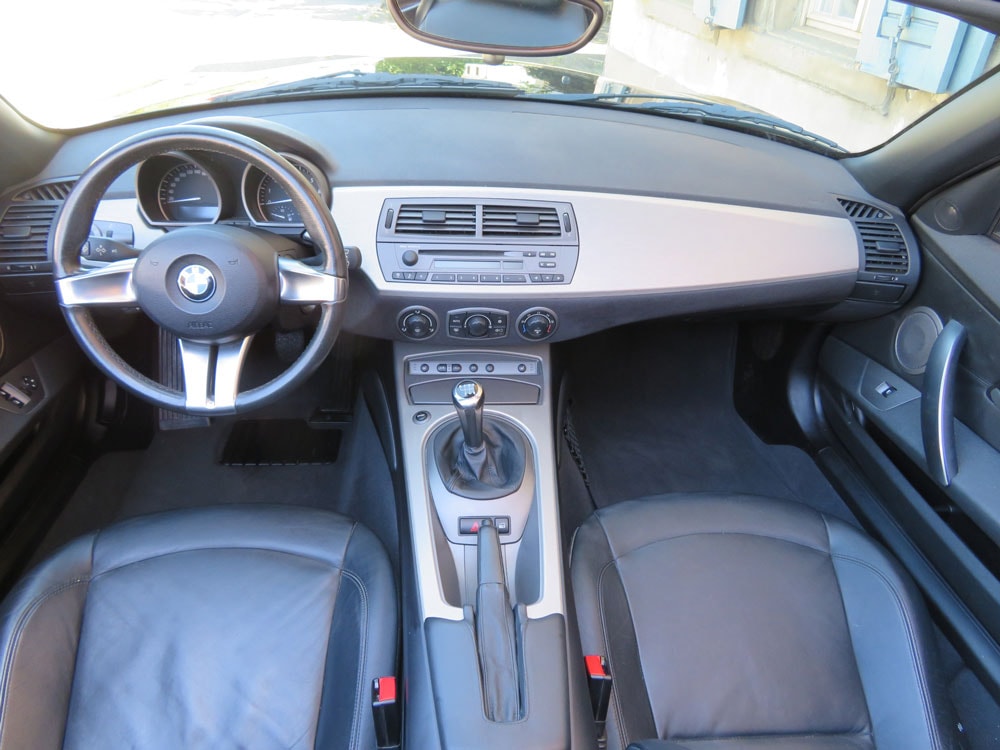 BMW Z4 3.0i Roadster-image-8