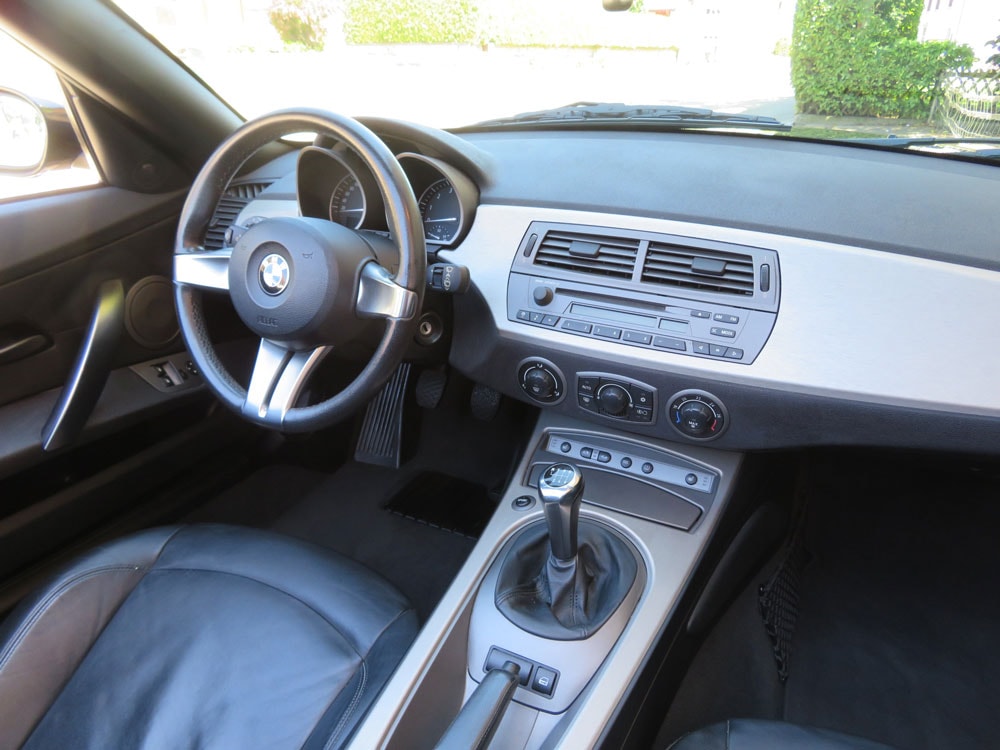 BMW Z4 3.0i Roadster-image-10
