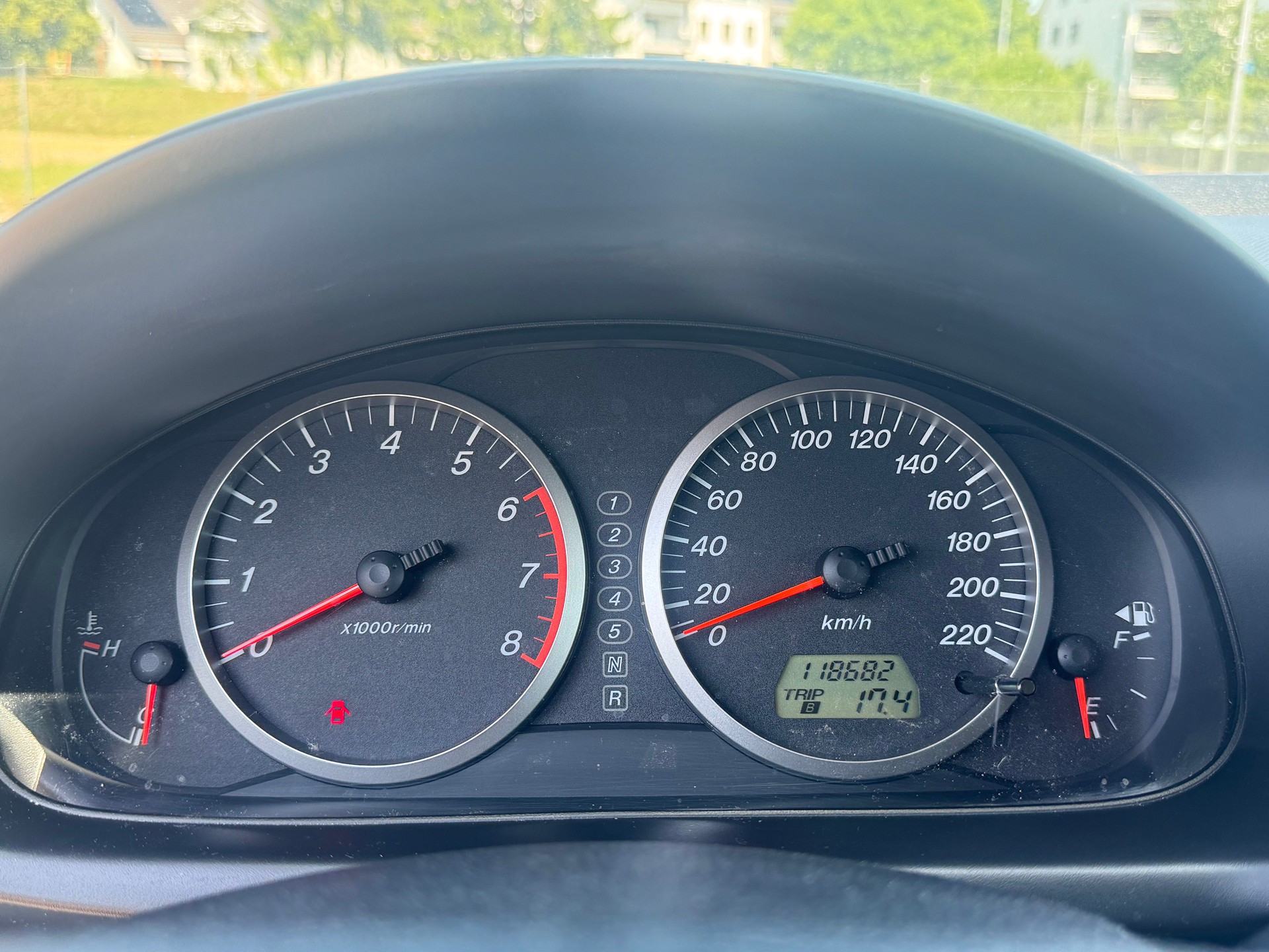 MAZDA 2 1.4i 16V Exclusive-image-12