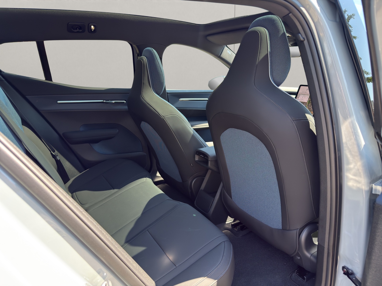 VOLVO EX30 E60 Twin Ultra Performance AWD-image-11
