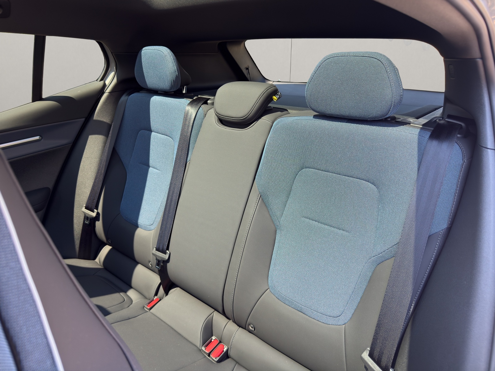 VOLVO EX30 E60 Twin Ultra Performance AWD-image-10