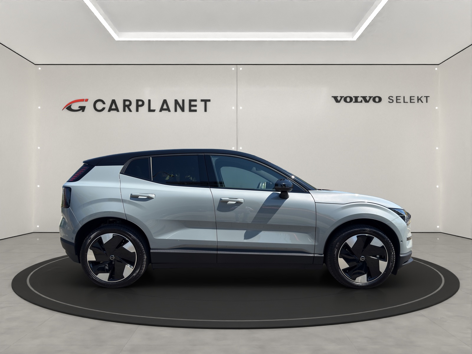 VOLVO EX30 E60 Twin Ultra Performance AWD-image-1