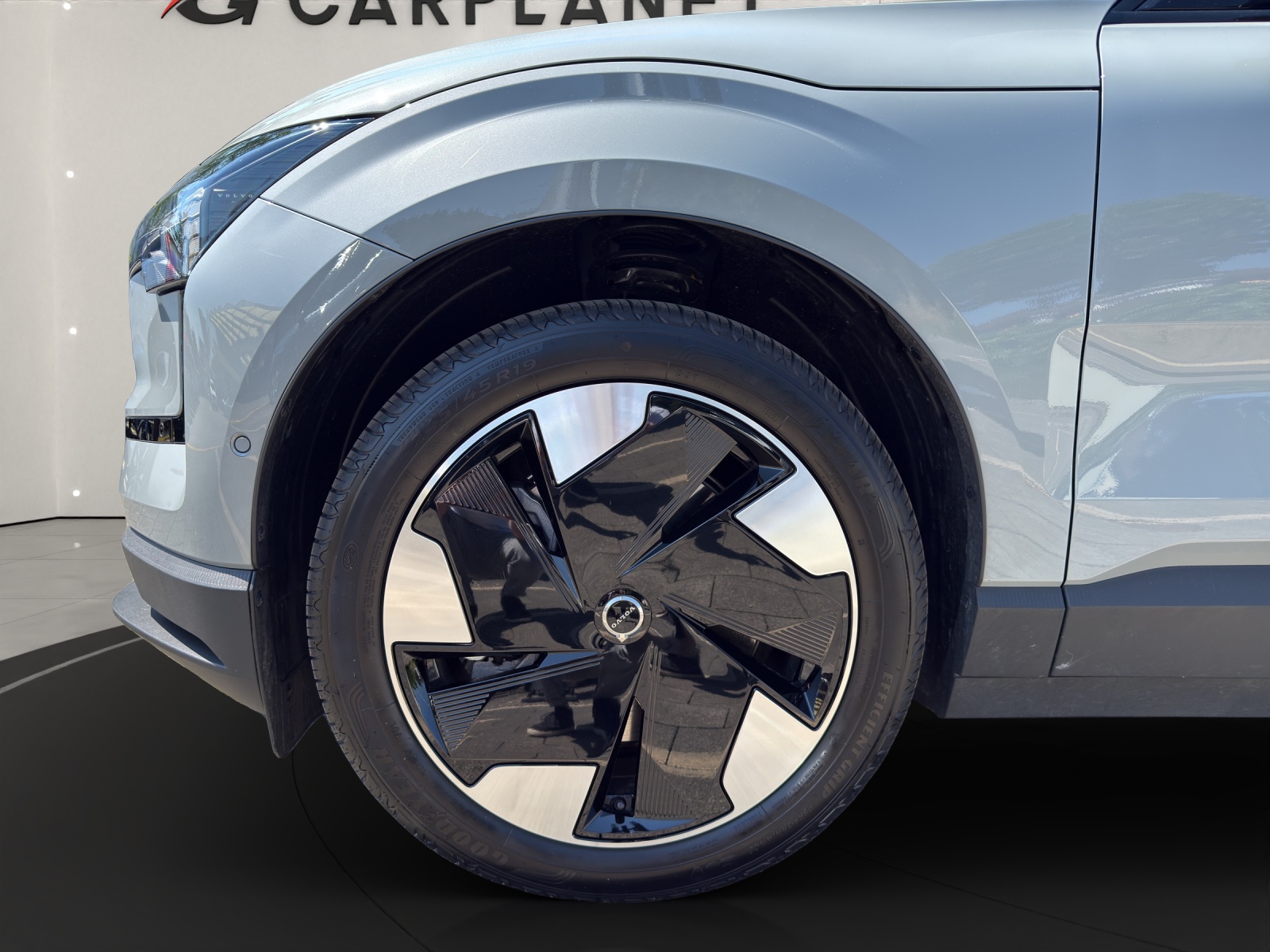 VOLVO EX30 E60 Twin Ultra Performance AWD-image-6