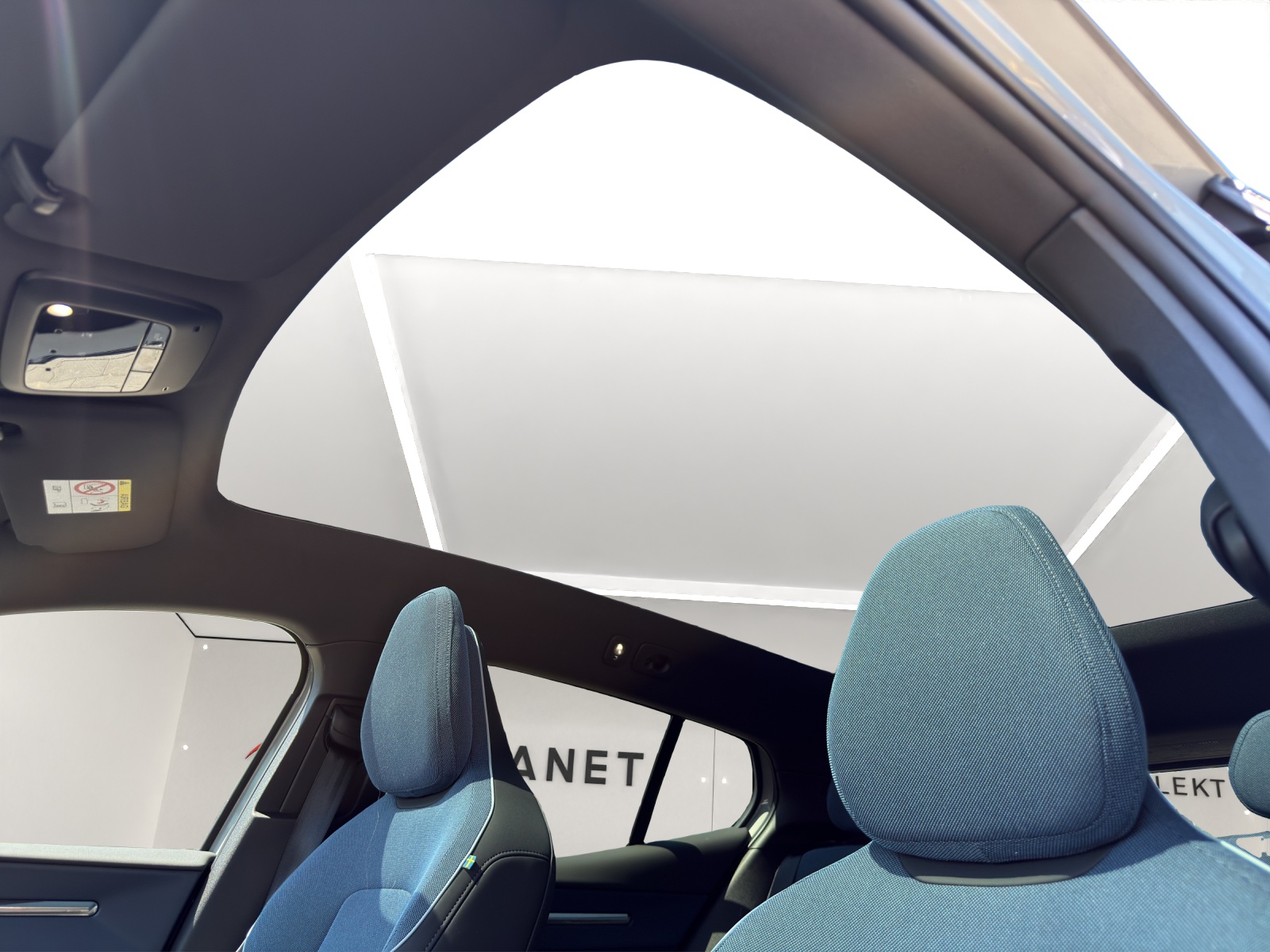 VOLVO EX30 E60 Twin Ultra Performance AWD-image-9