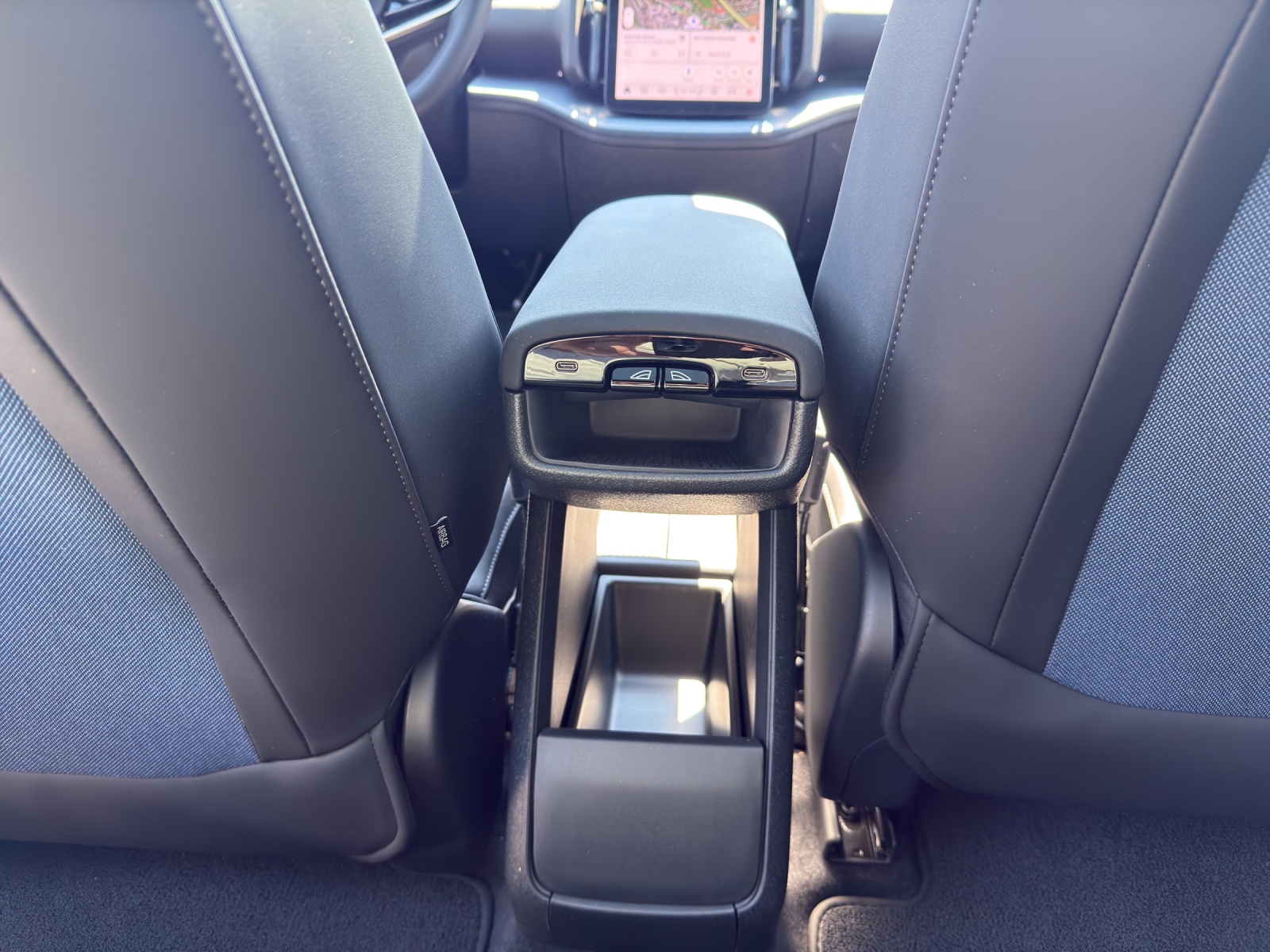 VOLVO EX30 E60 Twin Ultra Performance AWD-image-14