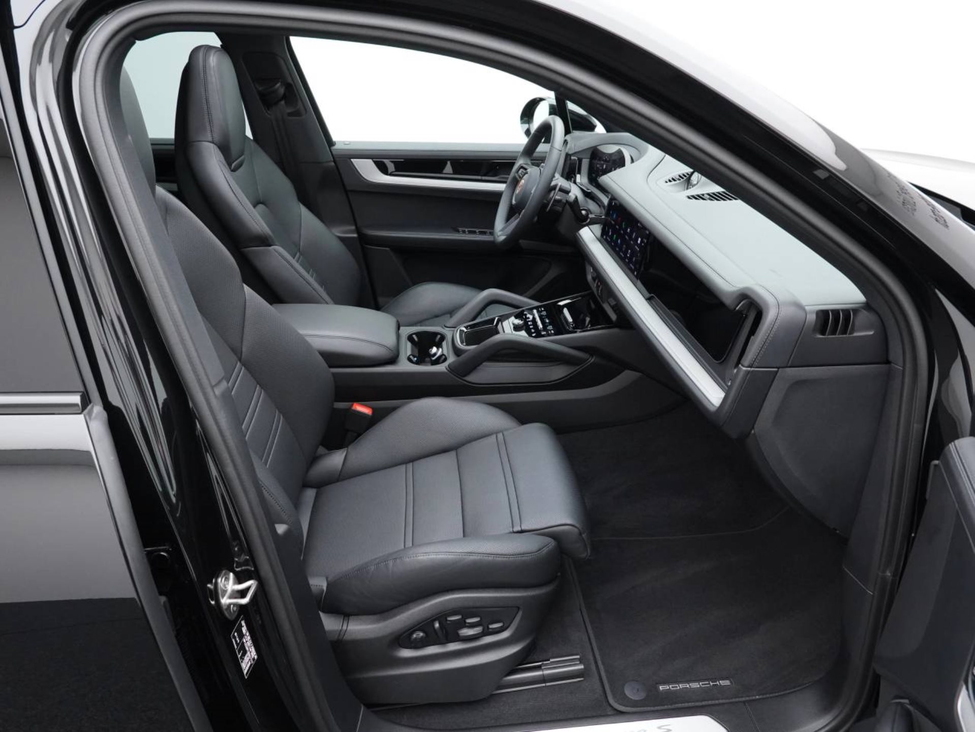 PORSCHE Cayenne S E-Hybrid-image-25