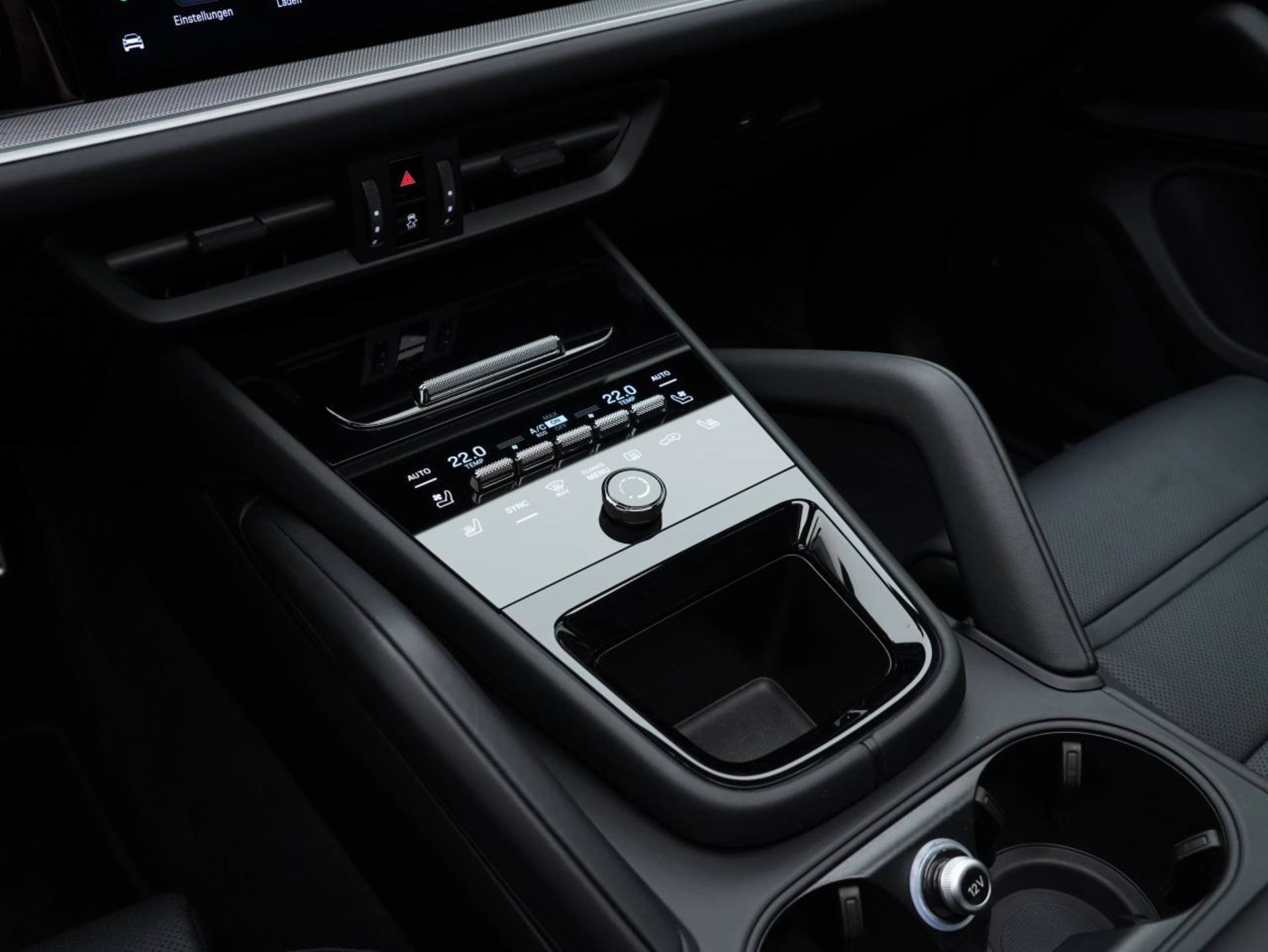 PORSCHE Cayenne S E-Hybrid-image-19