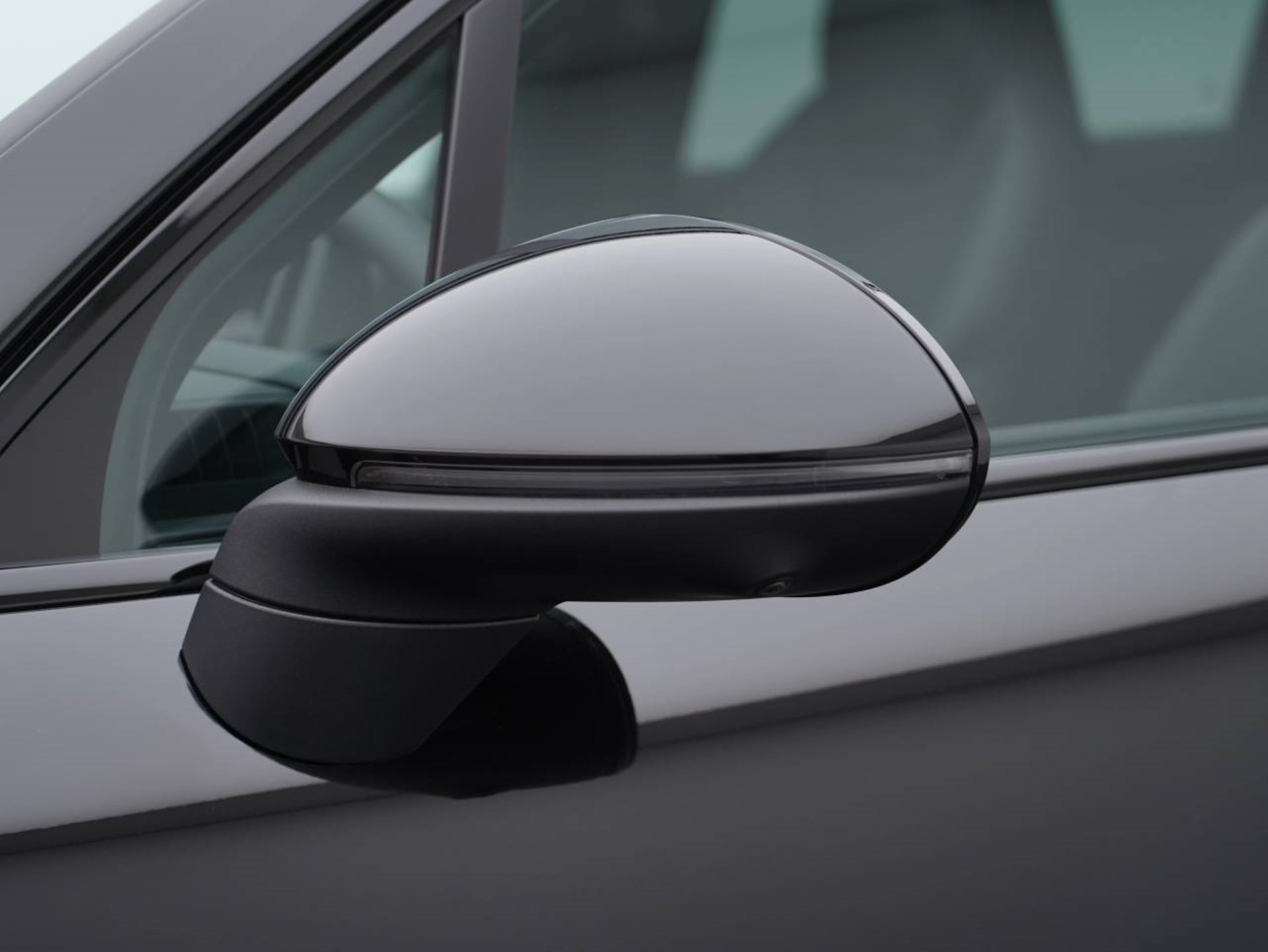 PORSCHE Cayenne S E-Hybrid-image-13