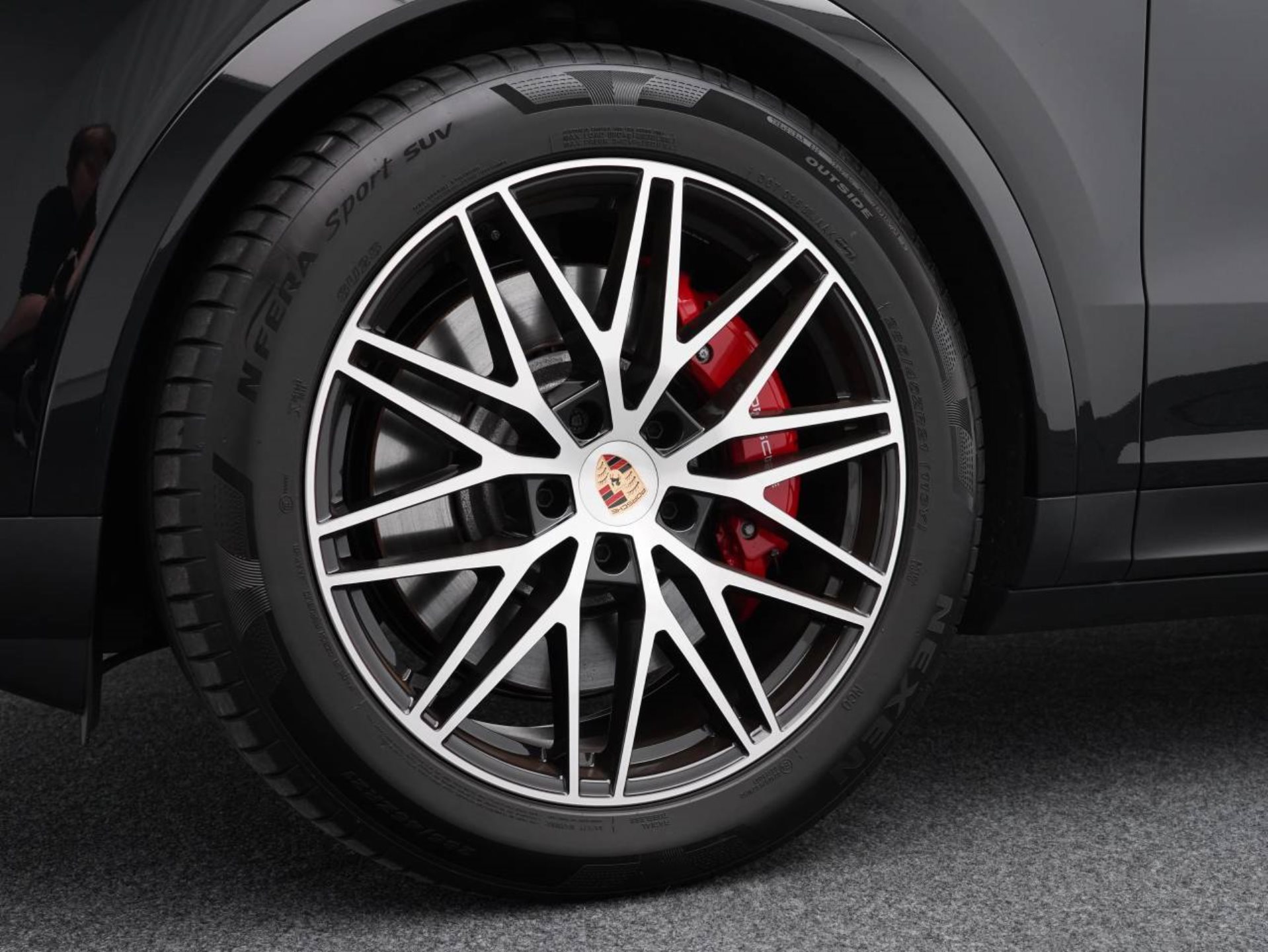 PORSCHE Cayenne S E-Hybrid-image-10