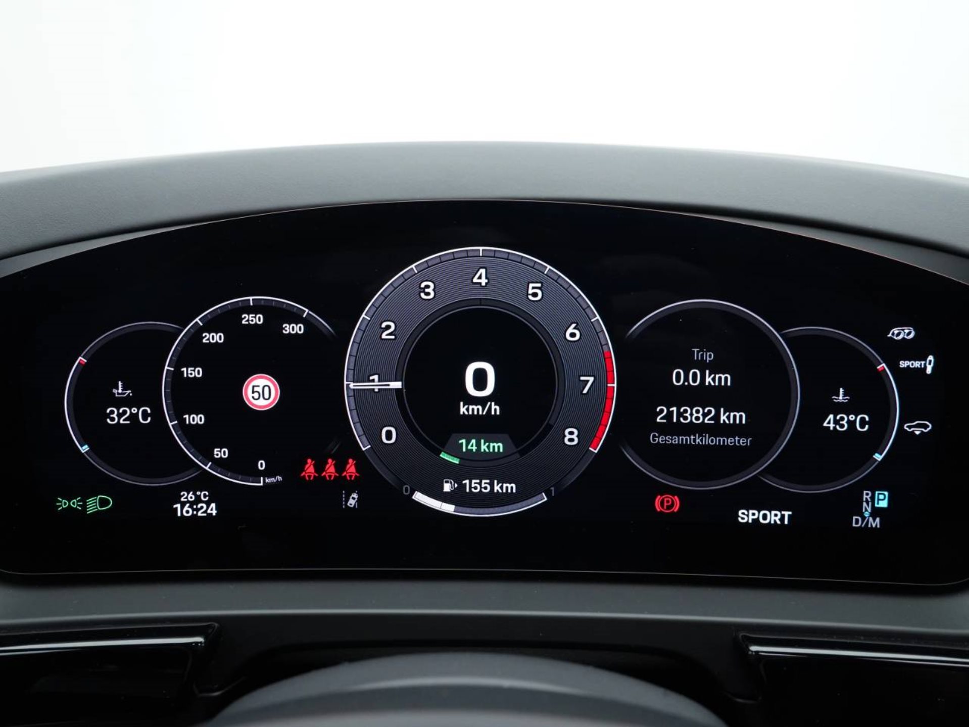 PORSCHE Cayenne S E-Hybrid-image-16