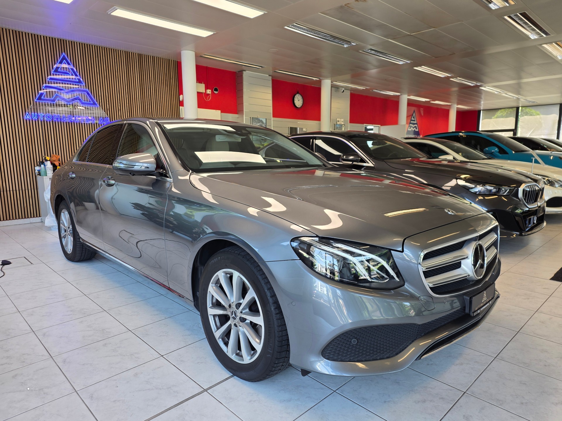 MERCEDES-BENZ E 220 d Avantgarde 4matic-image-0