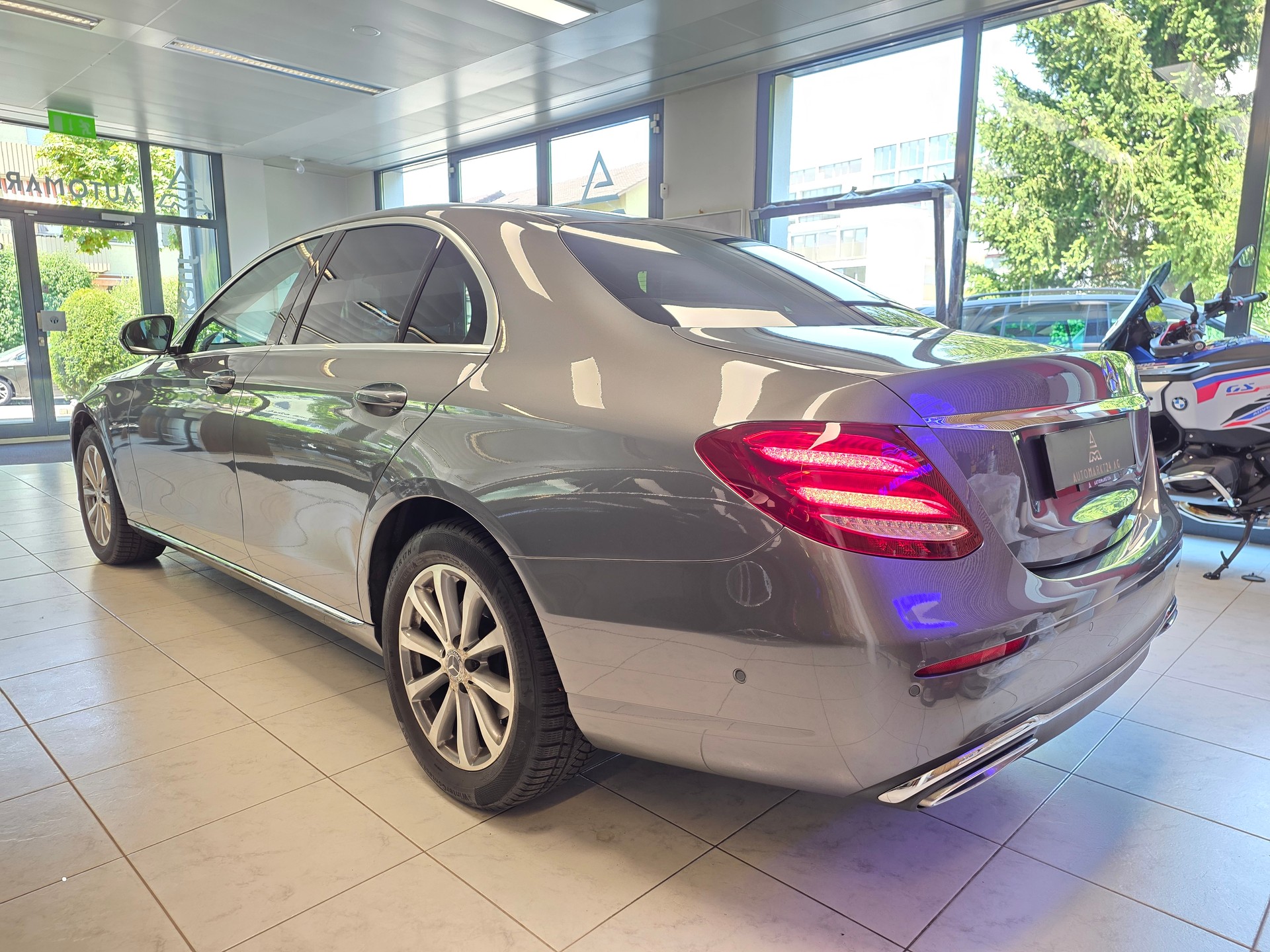 MERCEDES-BENZ E 220 d Avantgarde 4matic-image-14
