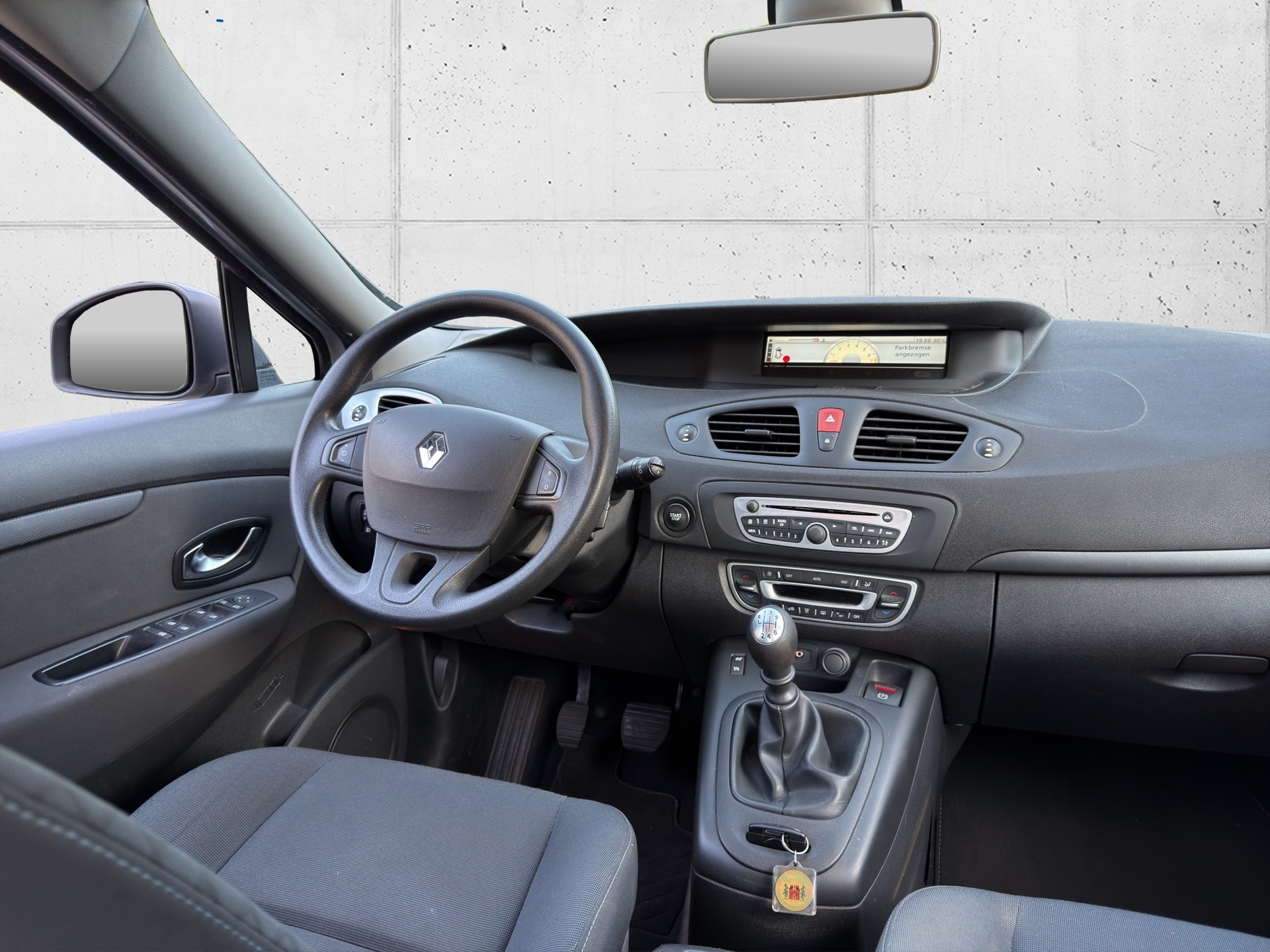 RENAULT Scénic 1.4 16V Turbo Privilège-image-7