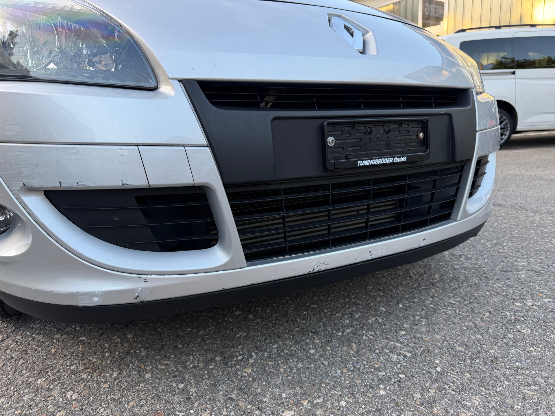 RENAULT Scénic 1.4 16V Turbo Privilège-image-13