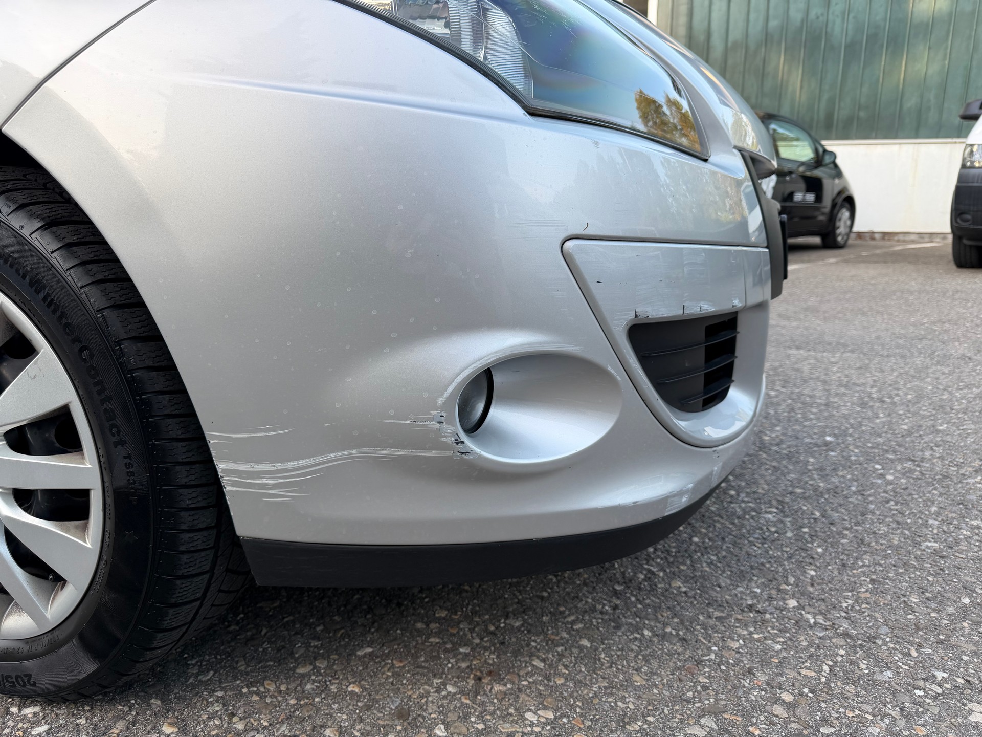 RENAULT Scénic 1.4 16V Turbo Privilège-image-12