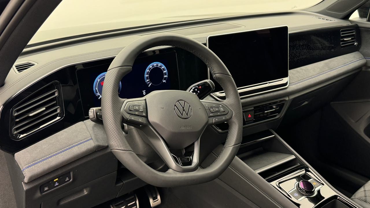 VW Tiguan 2.0 TDI SCR R-Line 4Motion DSG-image-6