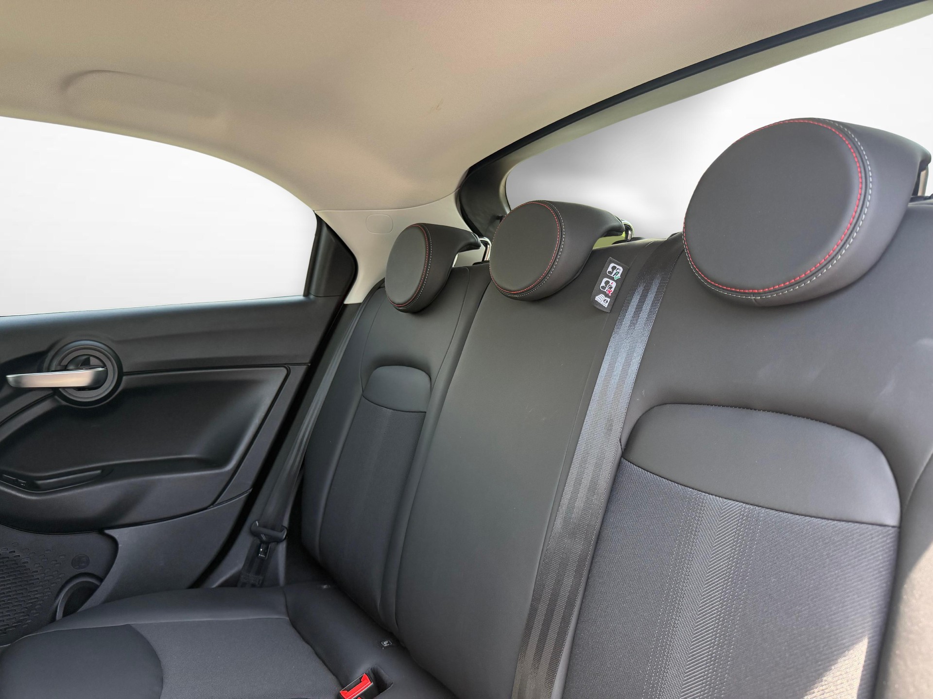 FIAT 500 X 1.5 Hybrid Sport-image-8