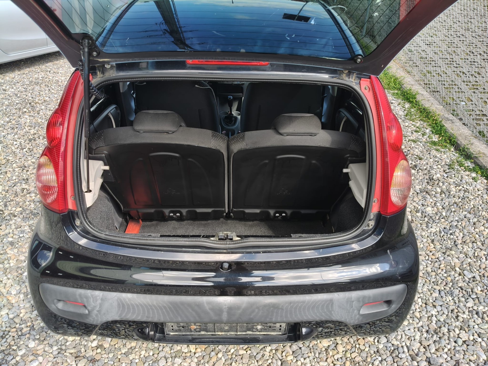 PEUGEOT 107 1.0 Trendy-image-11