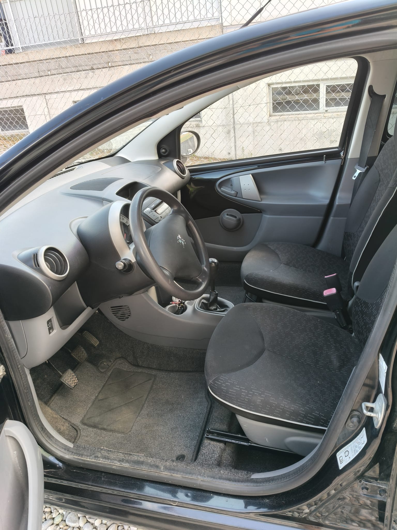 PEUGEOT 107 1.0 Trendy-image-7