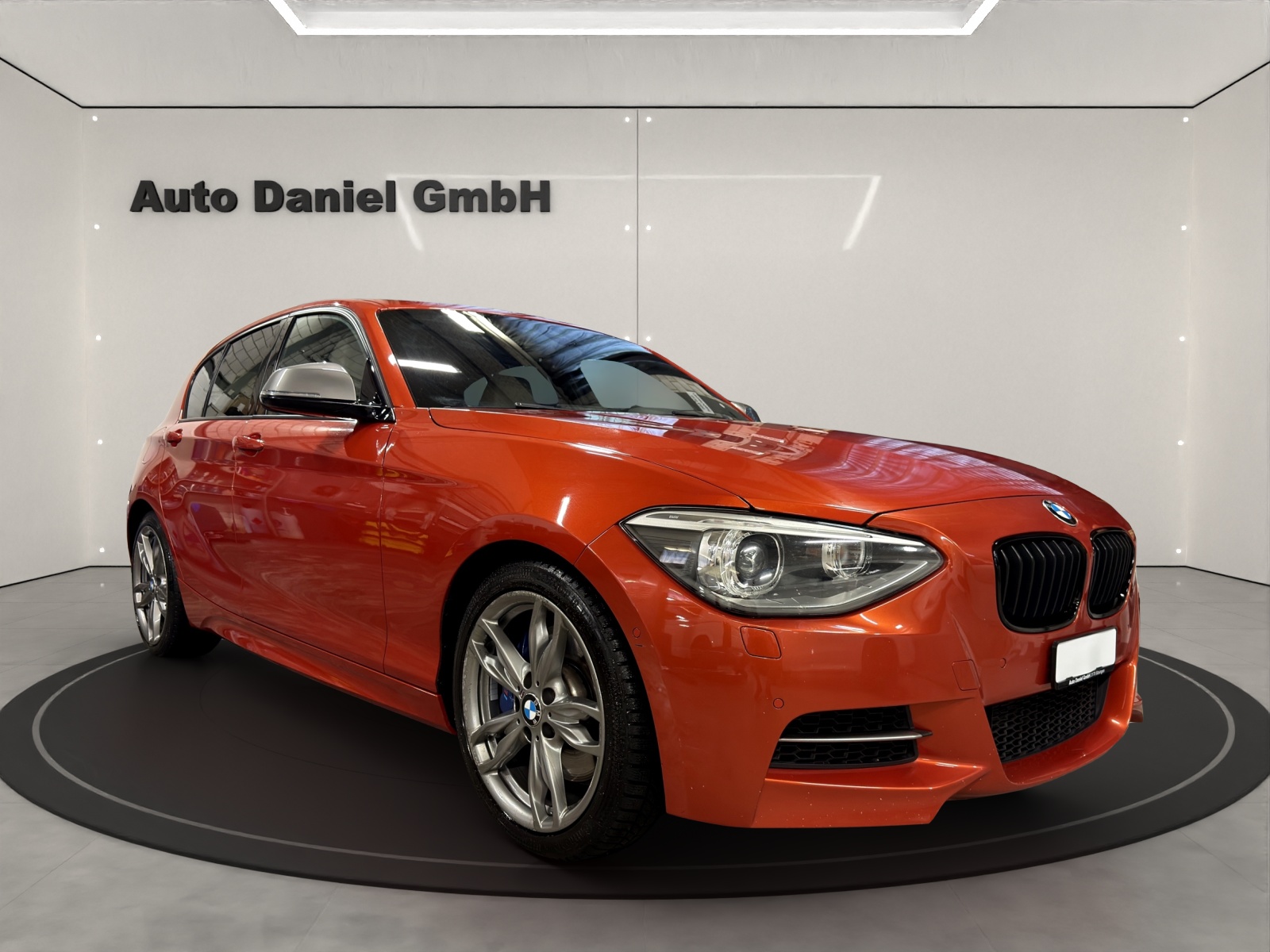 BMW M135i xDrive Steptronic-image-3