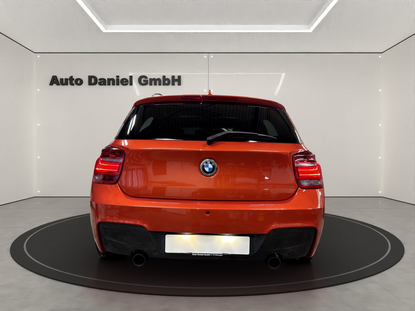 BMW M135i xDrive Steptronic-image-6