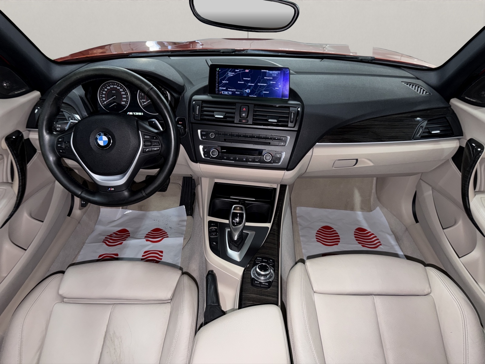 BMW M135i xDrive Steptronic-image-10