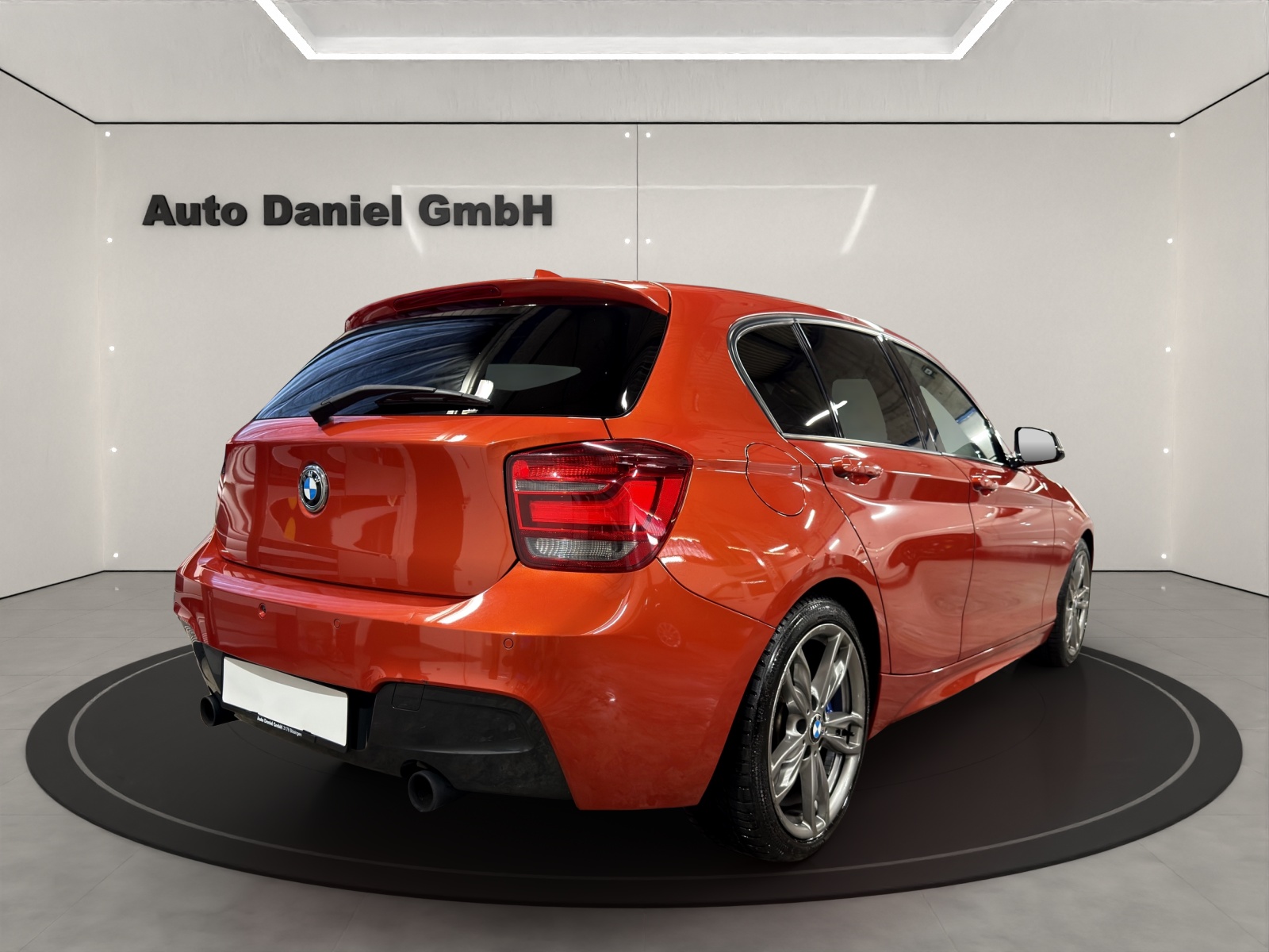 BMW M135i xDrive Steptronic-image-5
