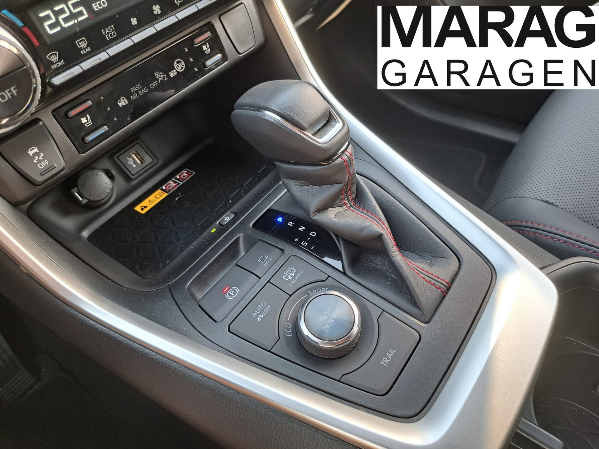 TOYOTA RAV-4 2.5 PHEV Platinum e-CVT 4WD-image-12