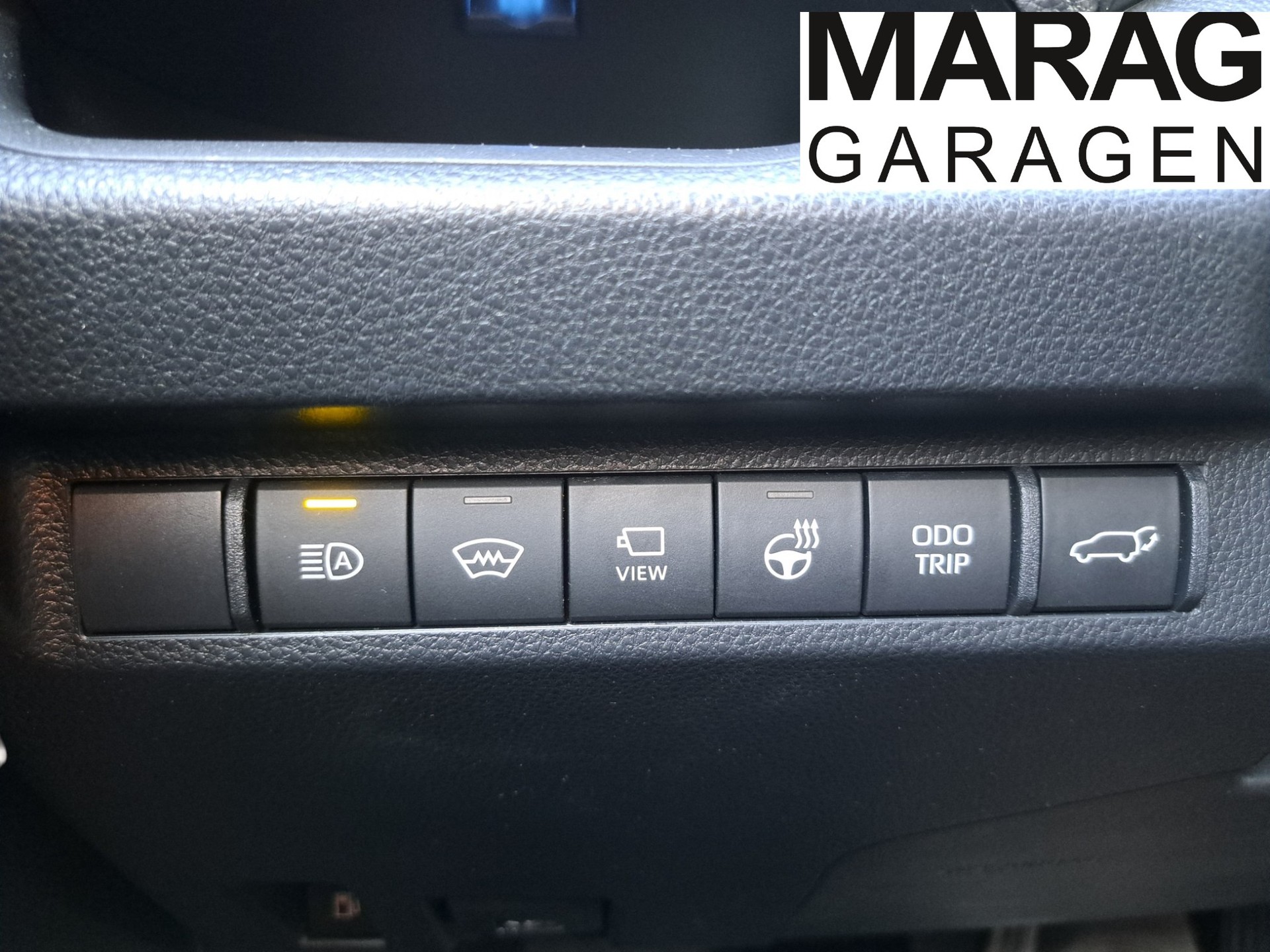 TOYOTA RAV-4 2.5 PHEV Platinum e-CVT 4WD-image-13