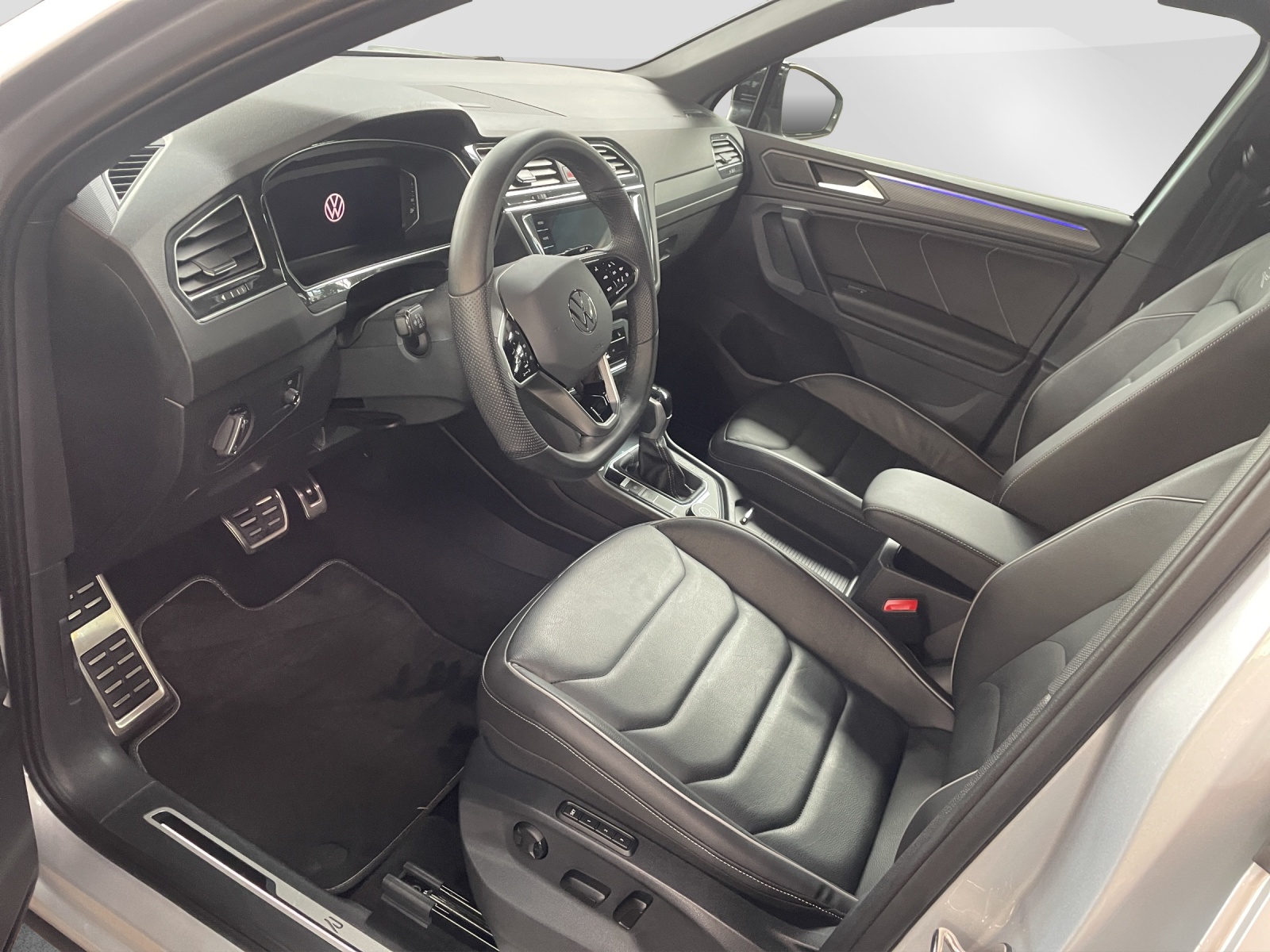 VW Tiguan 2.0 TSI R-Line DSG-image-6