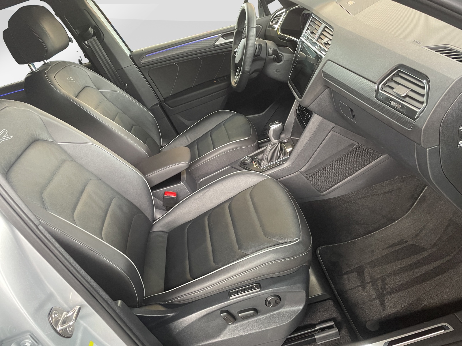 VW Tiguan 2.0 TSI R-Line DSG-image-8