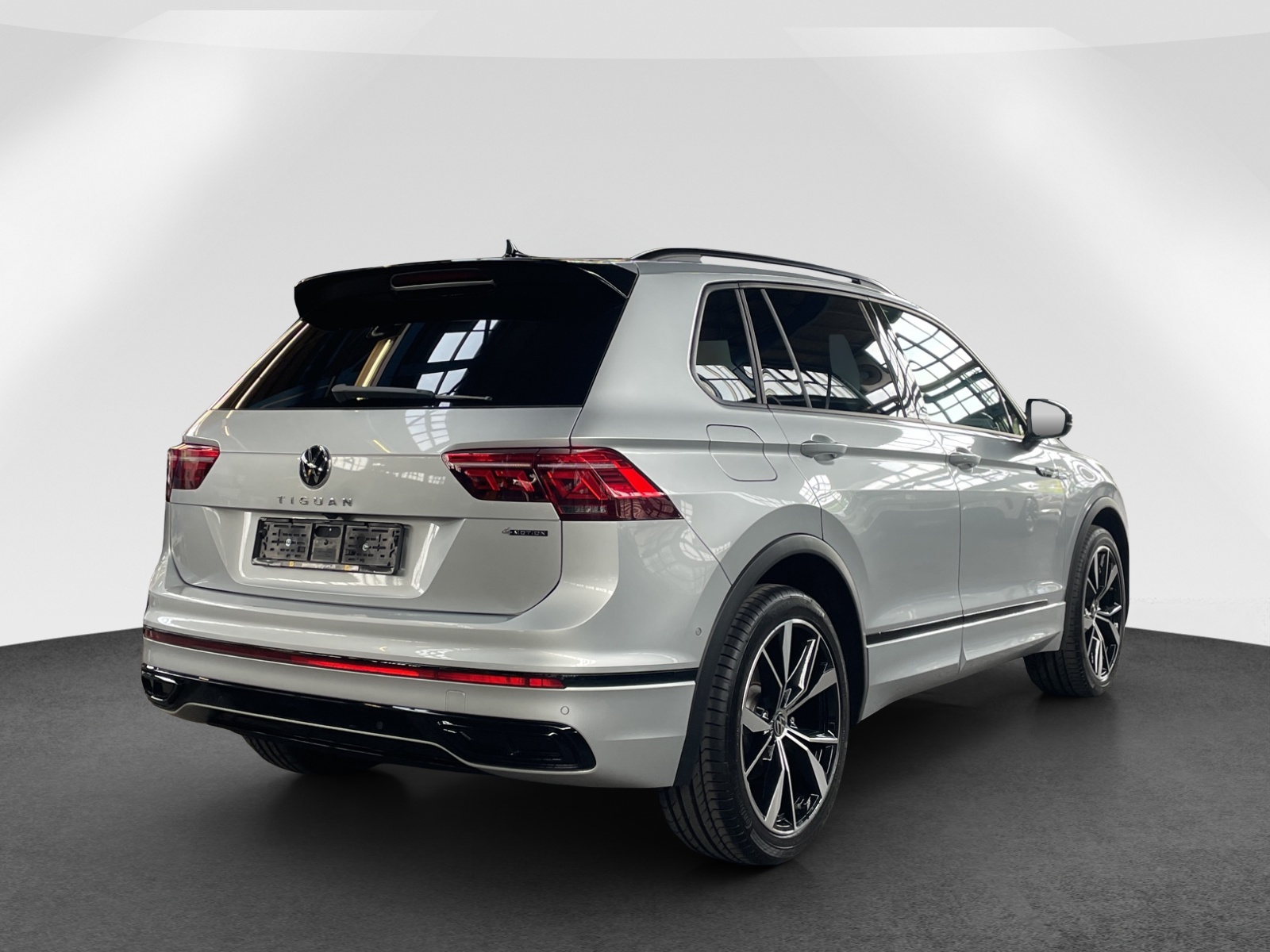 VW Tiguan 2.0 TSI R-Line DSG-image-5