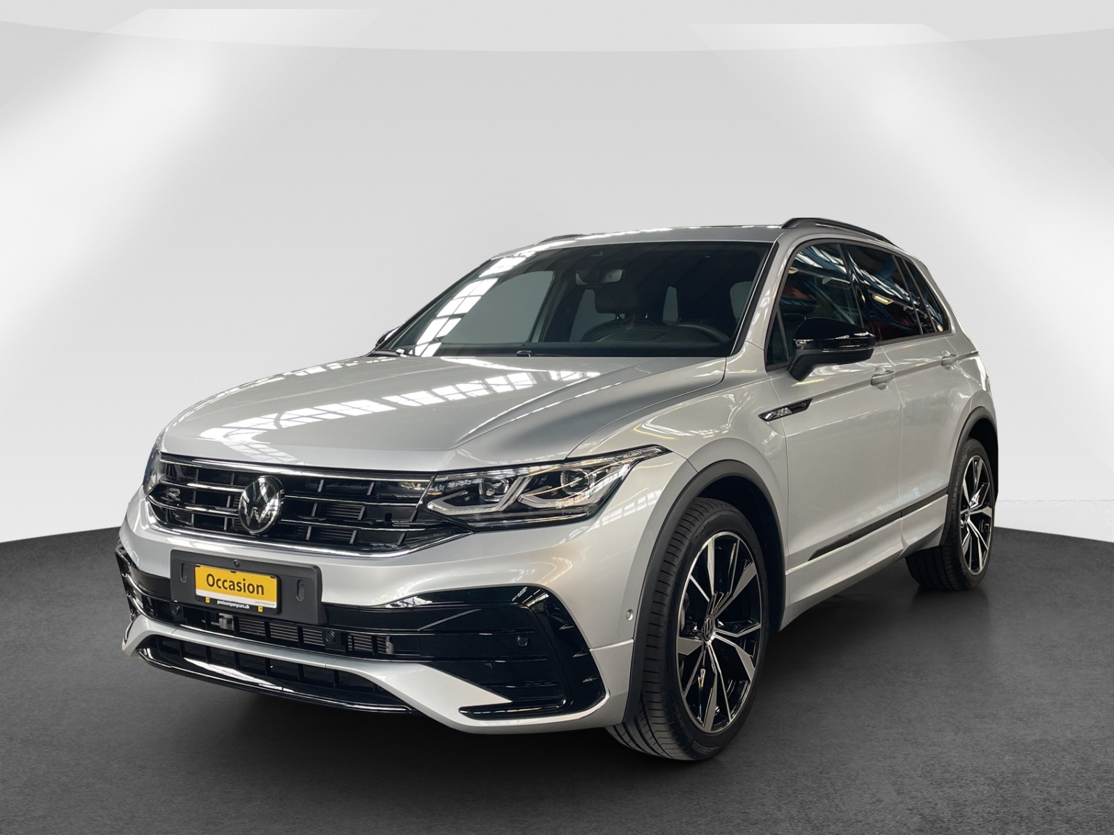 VW Tiguan 2.0 TSI R-Line DSG-image-2