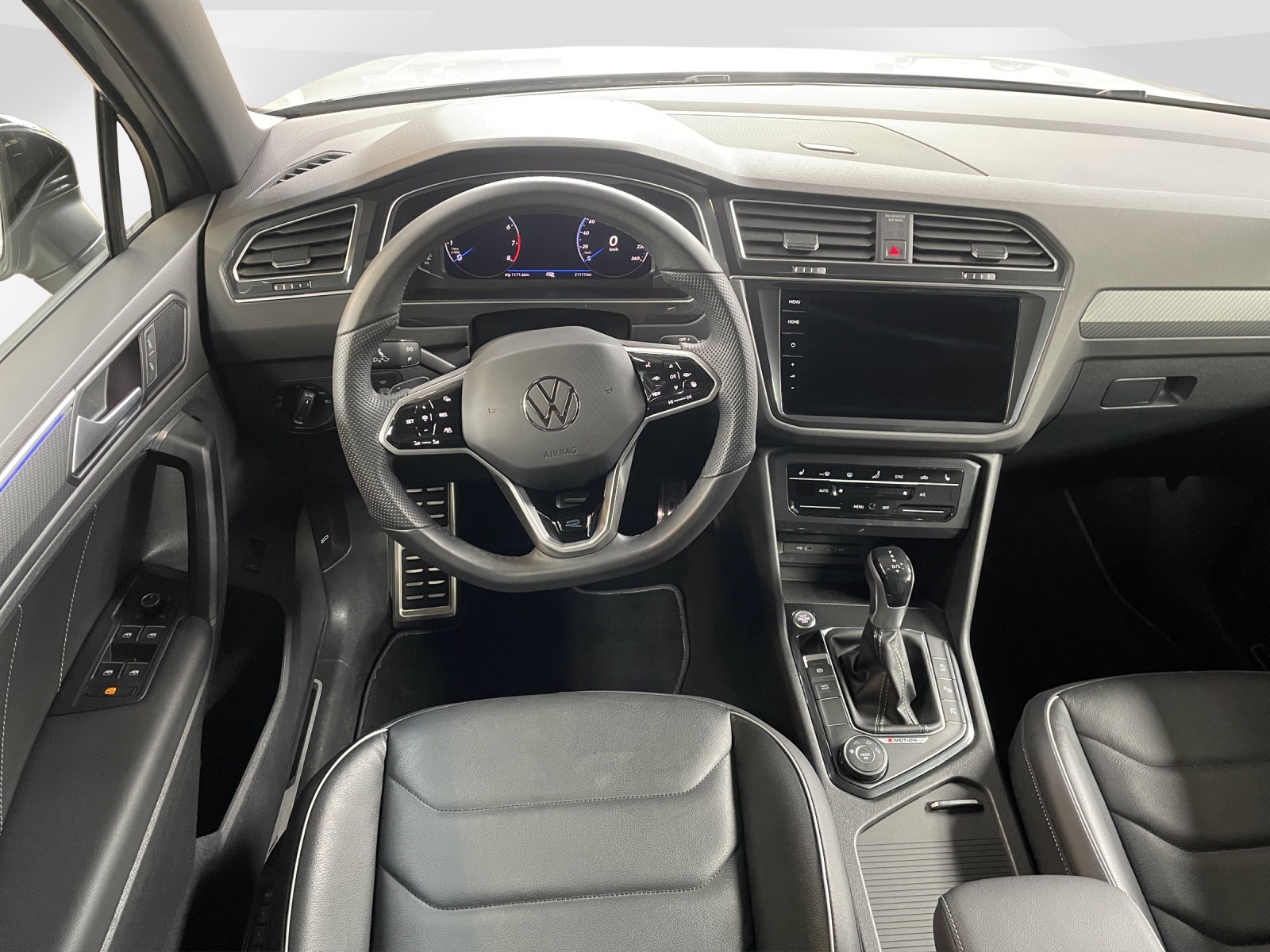 VW Tiguan 2.0 TSI R-Line DSG-image-7