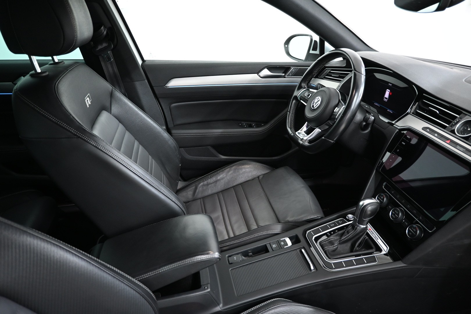 VW Passat Variant 2.0 TSI BMT Highline 4Motion DSG-image-12