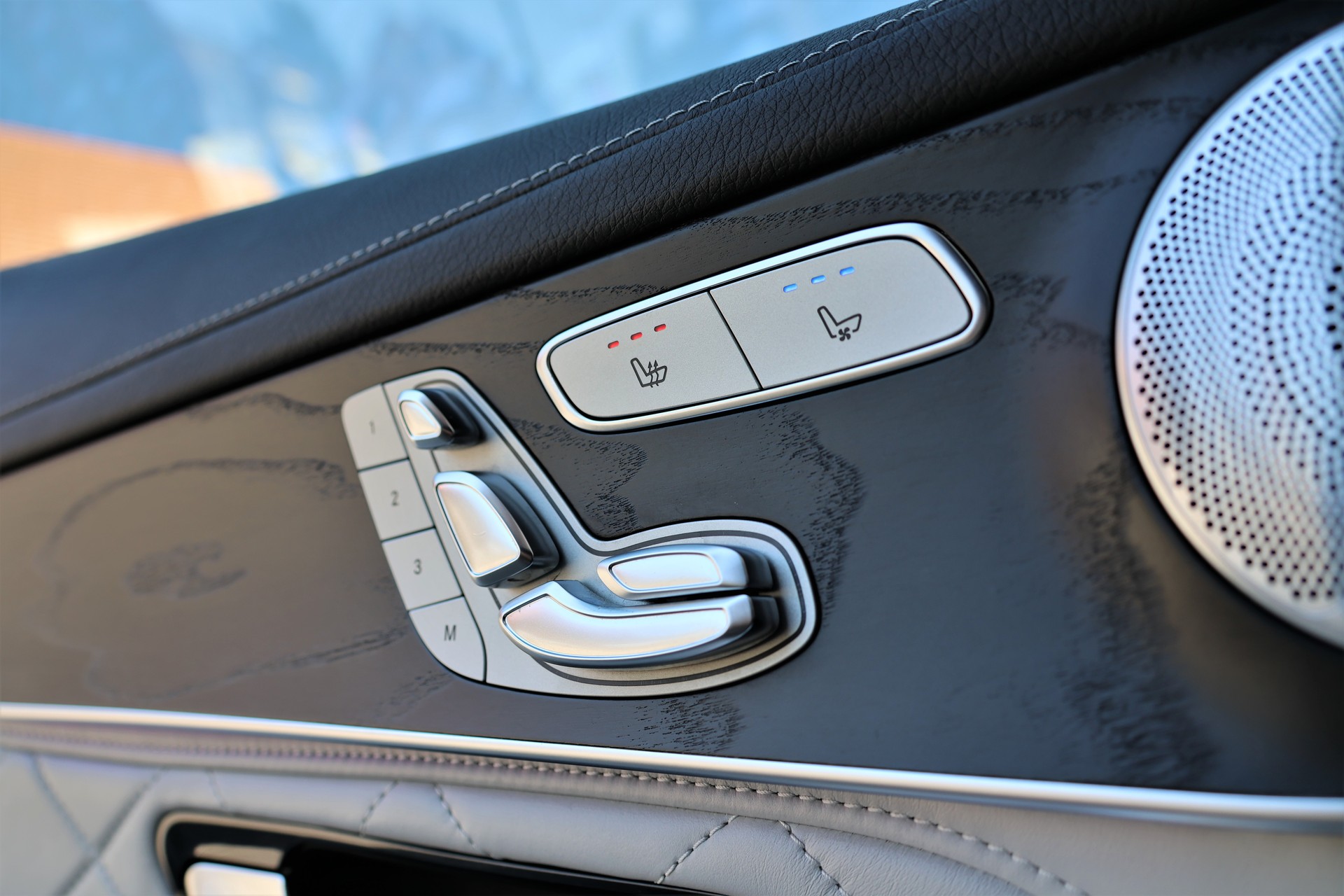 MERCEDES-BENZ GLC 300 AMG Line 4Matic 9G-Tronic (CH) + 2.4T AHK-image-11