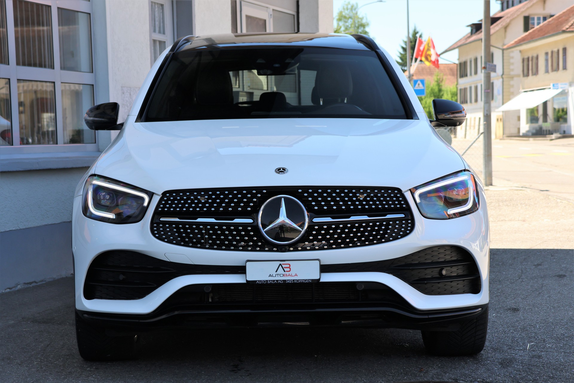 MERCEDES-BENZ GLC 300 AMG Line 4Matic 9G-Tronic (CH) + 2.4T AHK-showroom-element-1