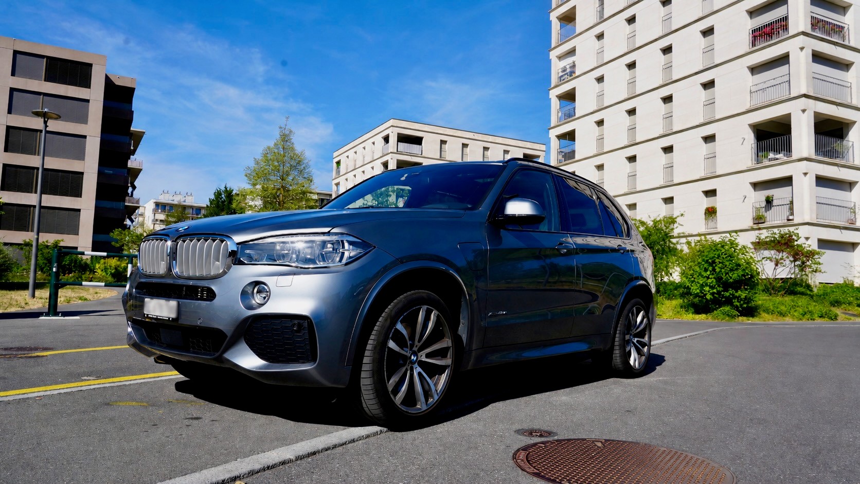BMW 40e xDrive-image-0