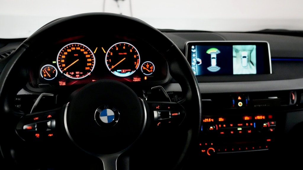 BMW 40e xDrive-image-4