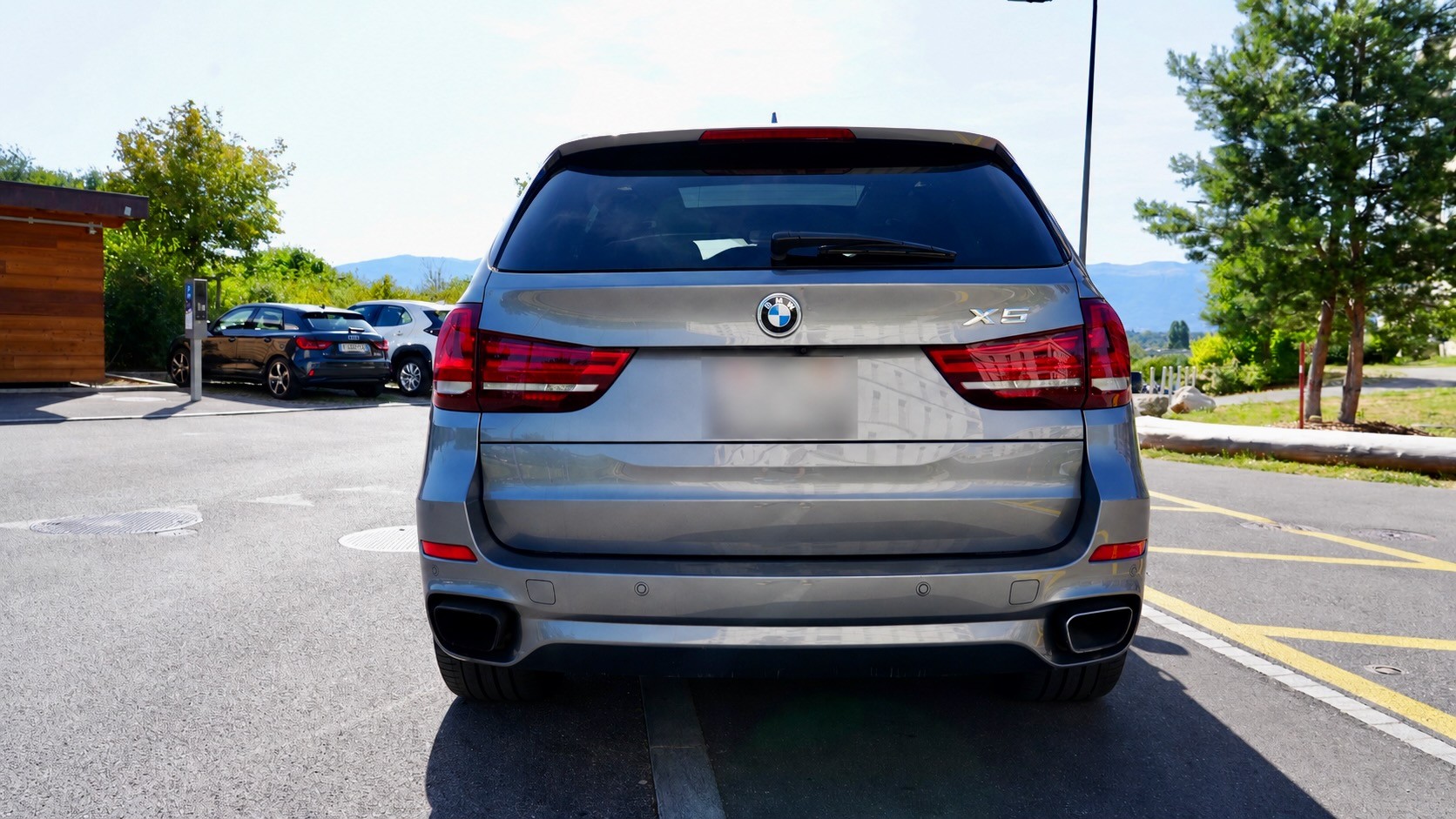 BMW 40e xDrive-image-2