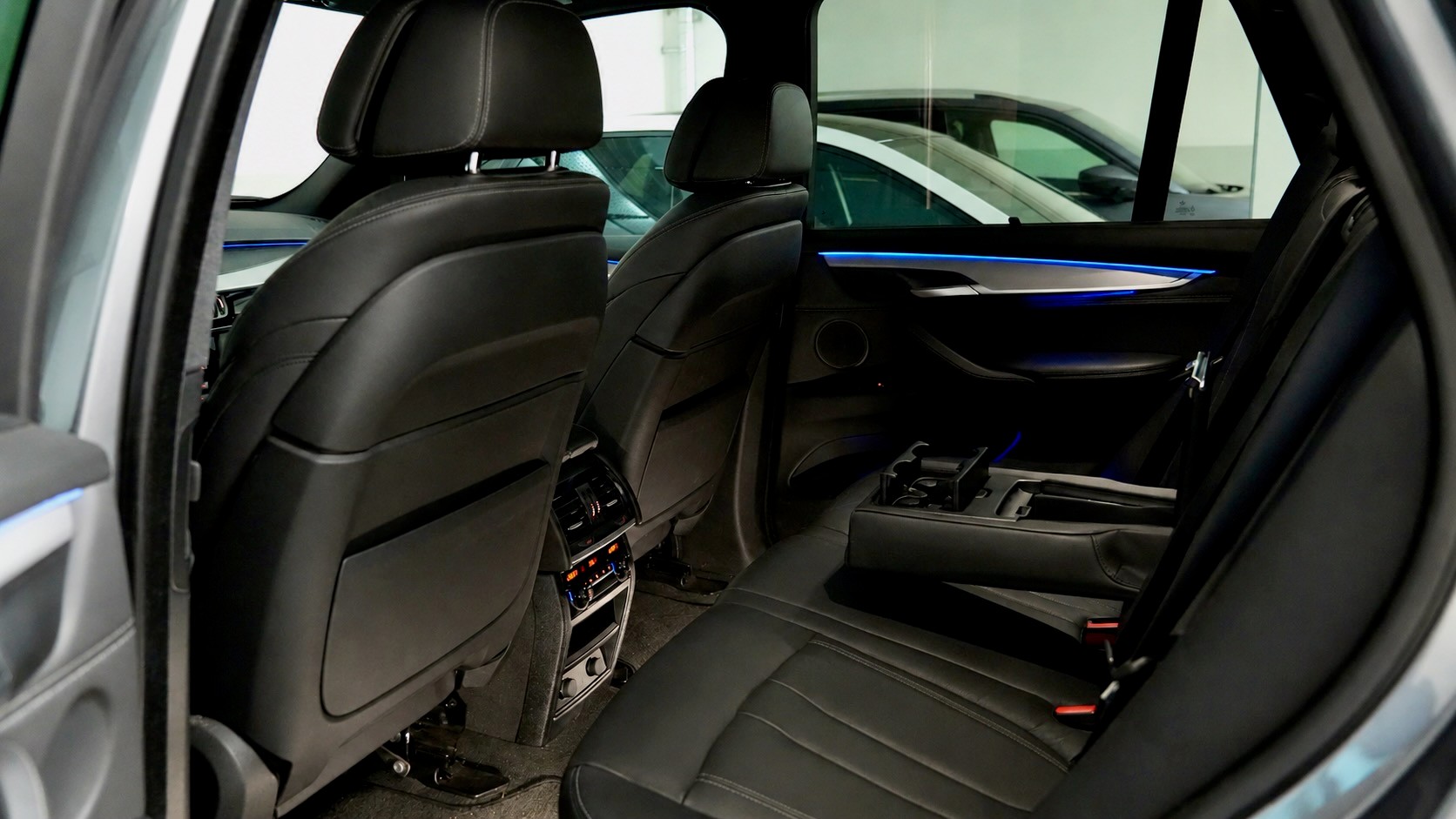 BMW 40e xDrive-image-5